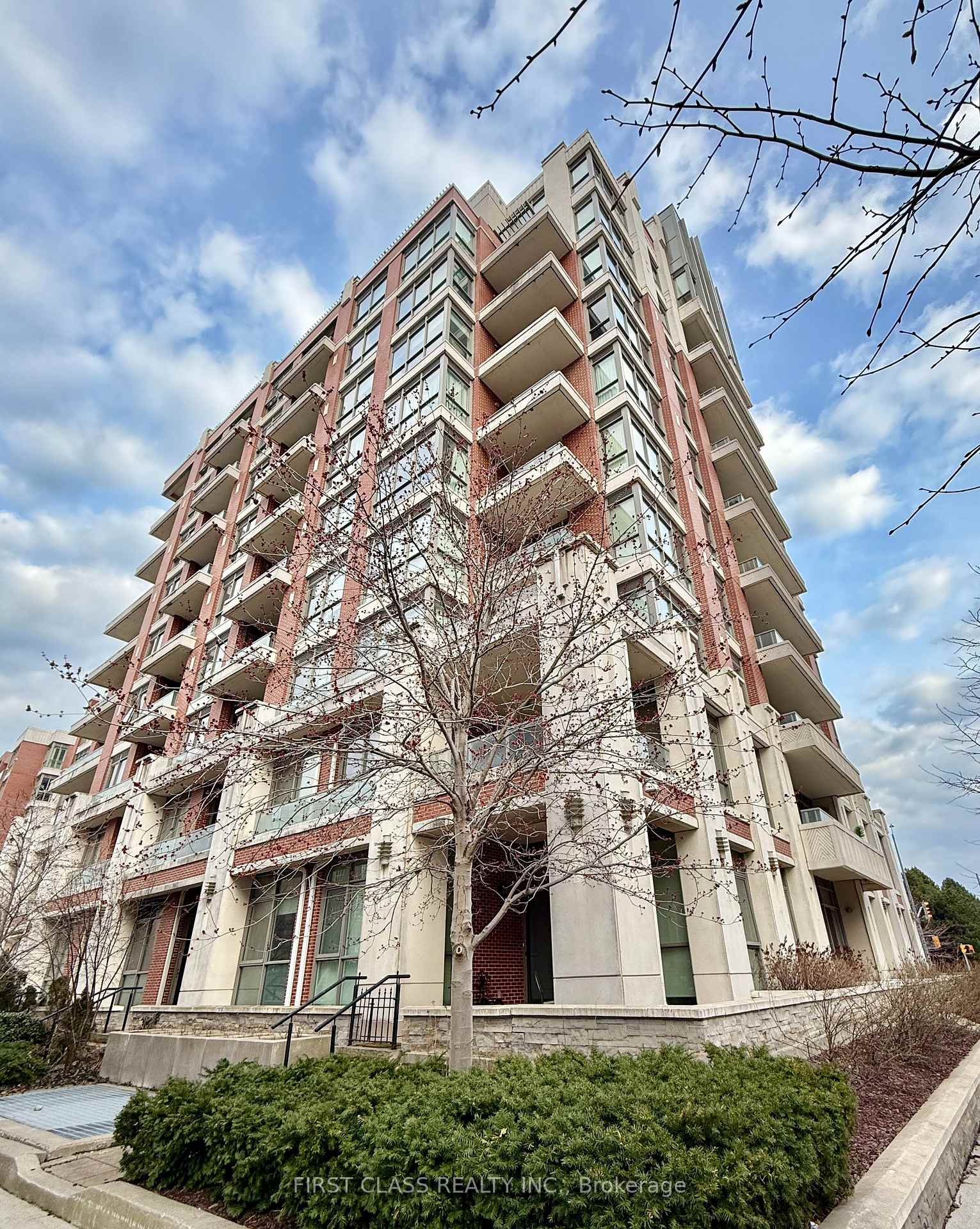 Photo 5 of Unit 108, 1 Upper Duke Cres, Markham, Unionville — HOMEH