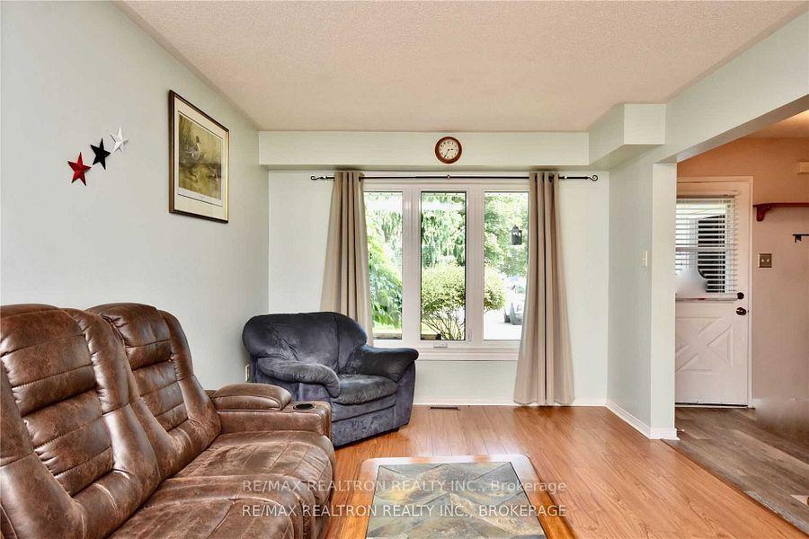 Photo 4 of 115 Copeman Crescent, Barrie, Painswick North — HOMEH