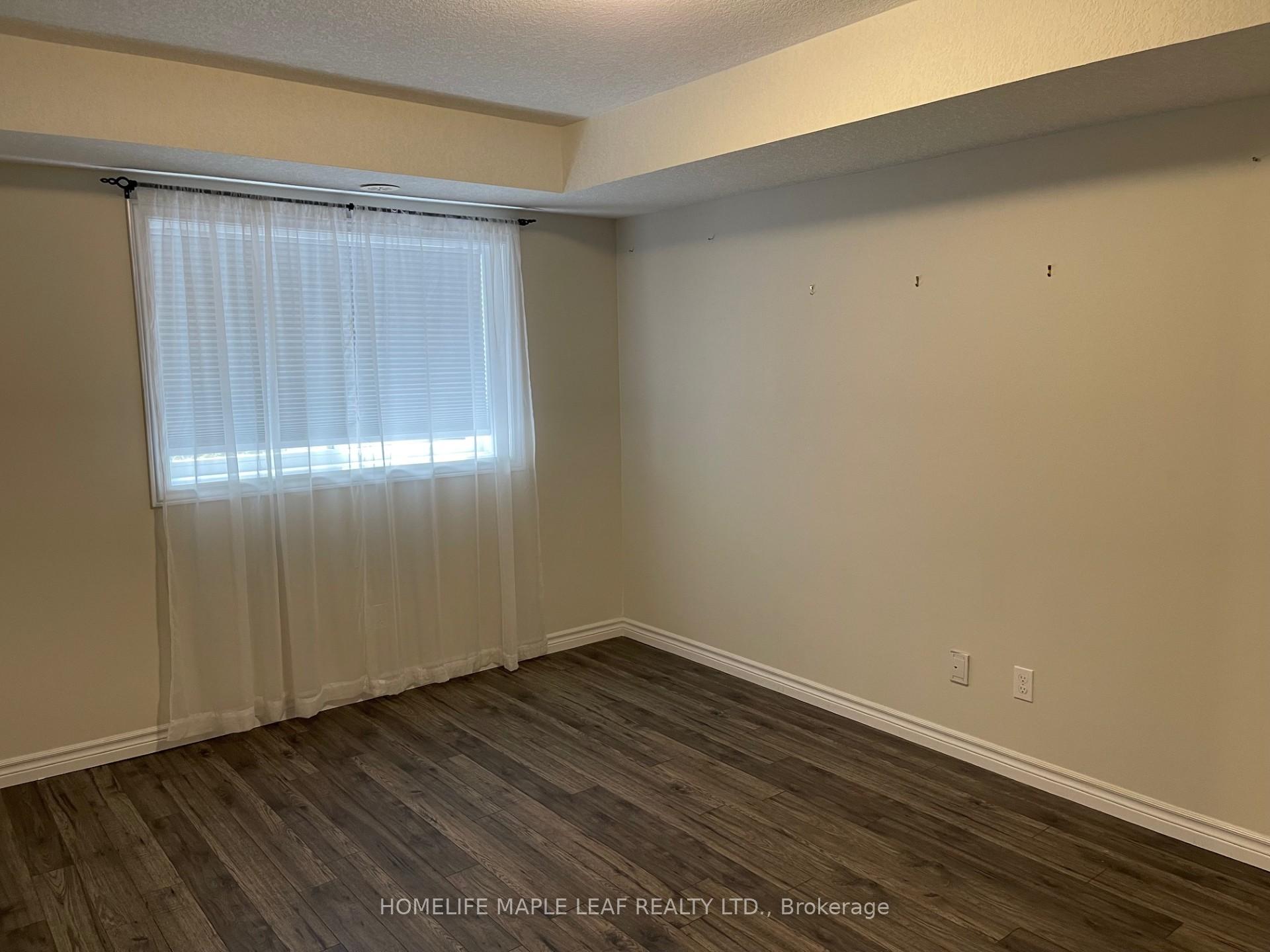 Photo 5 of Unit 15, 42 West Acres Crescent E, Kitchener — HOMEH
