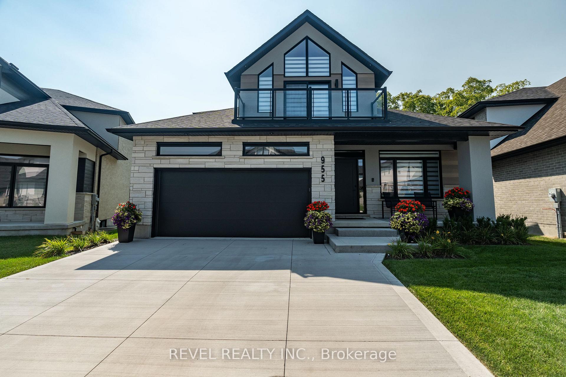 Photo 2 of Unit 13, 955 Stonecliffe Walk, Kitchener, Doon South — HOMEH