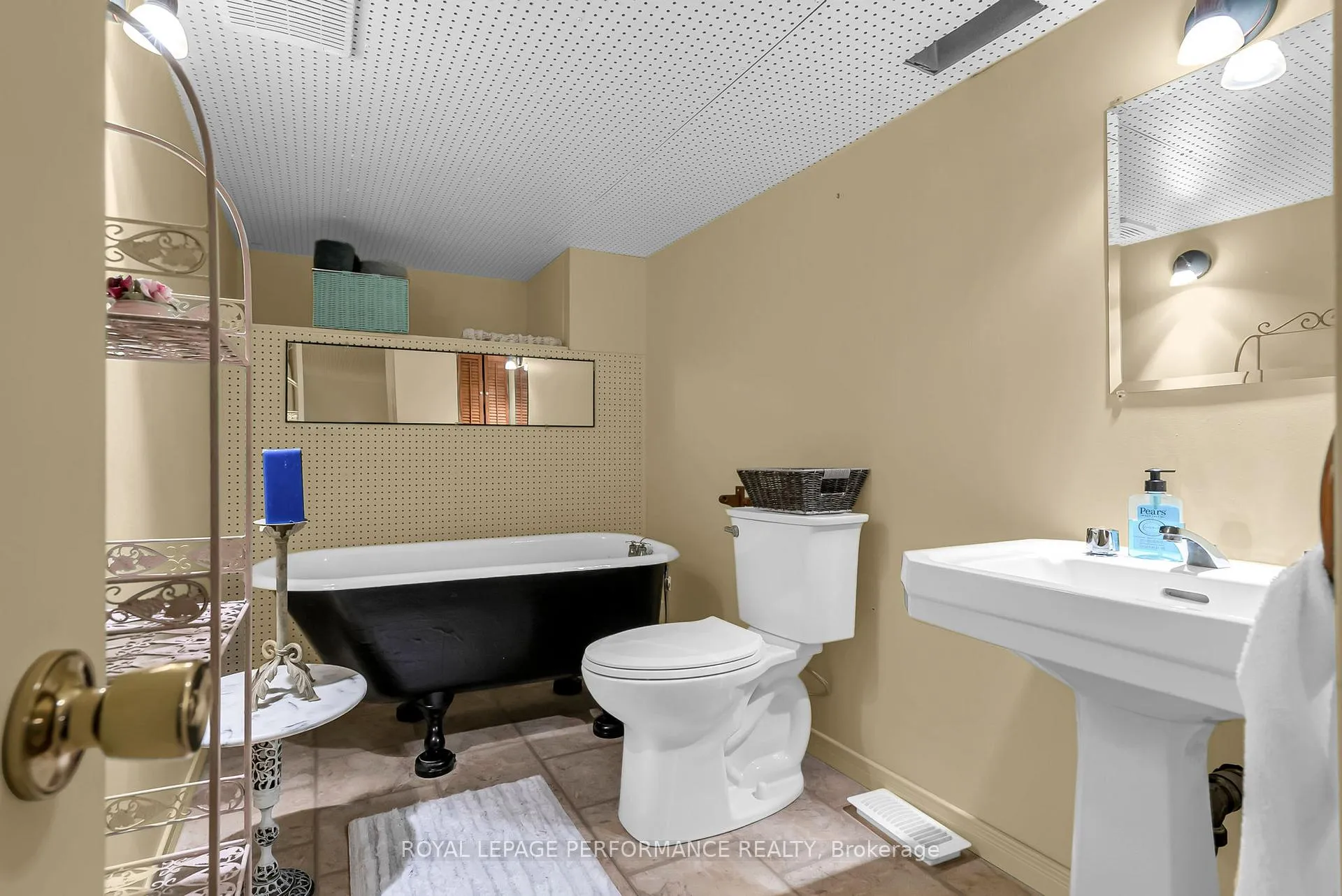 Photo 24 of 543 Fifth Street E, Cornwall — HOMEH