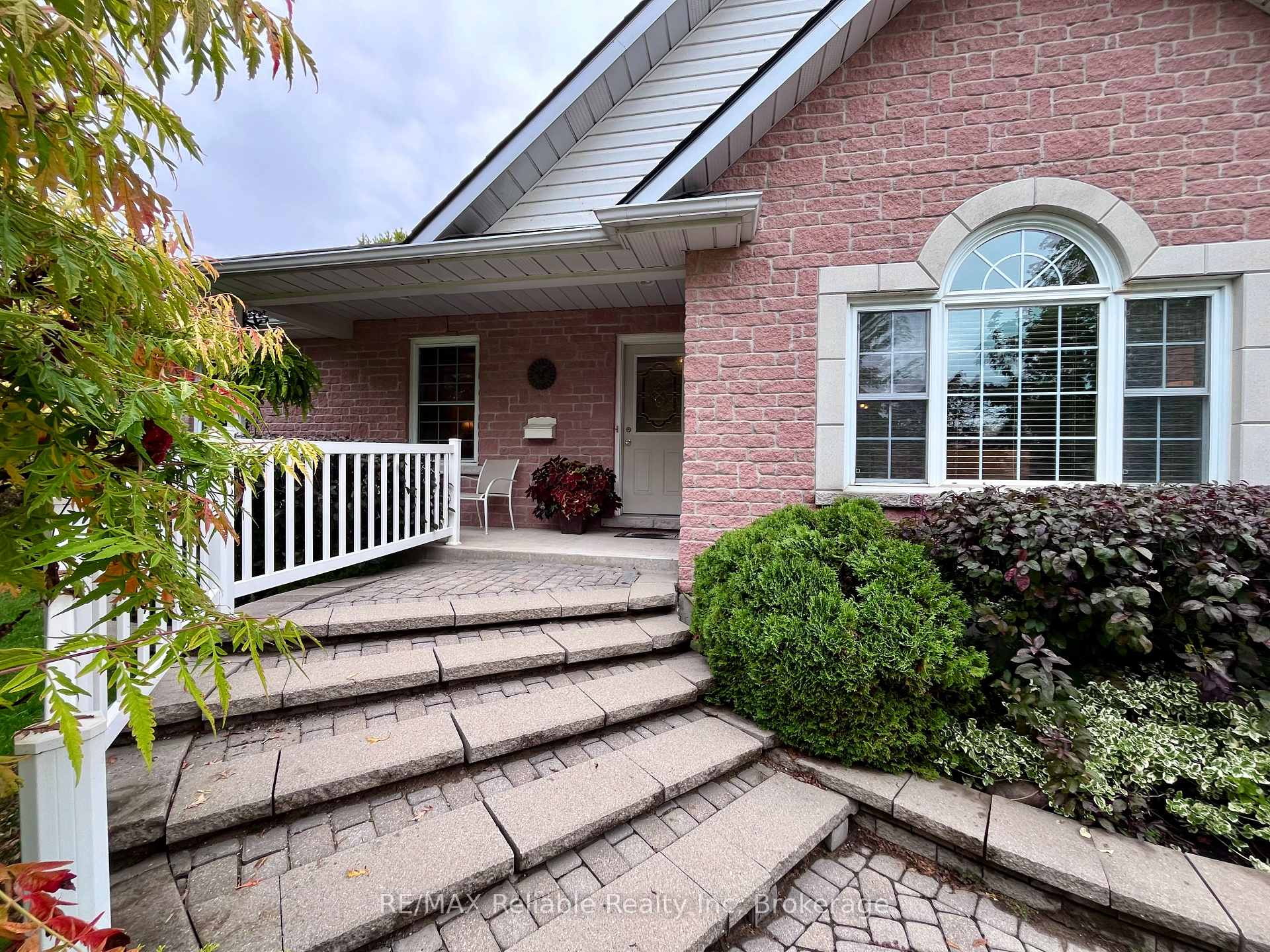 Photo 5 of 8 Beilby Street, Goderich, Goderich (Town) — HOMEH