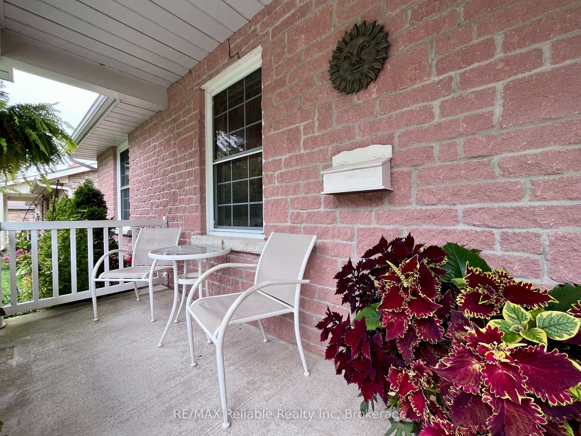 Photo 6 of 8 Beilby Street, Goderich, Goderich (Town) — HOMEH