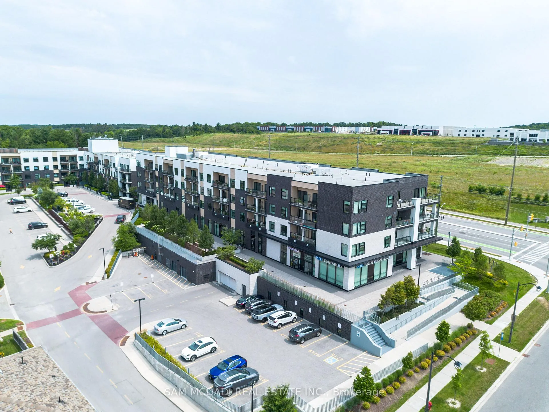Photo 1 of Unit 114, 555 William Graham Drive, Aurora, Rural Aurora — HOMEH
