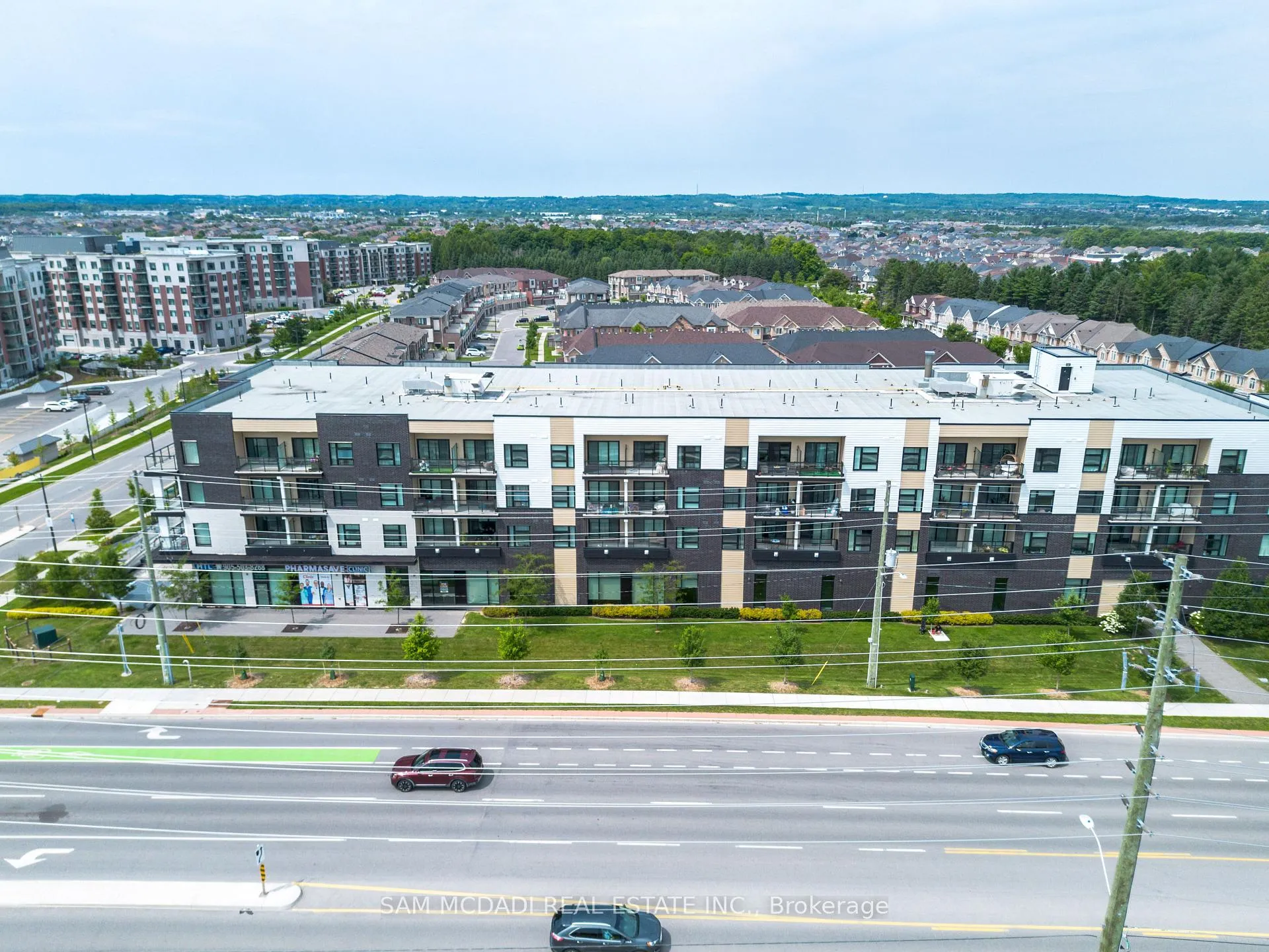Photo 4 of Unit 114, 555 William Graham Drive, Aurora, Rural Aurora — HOMEH