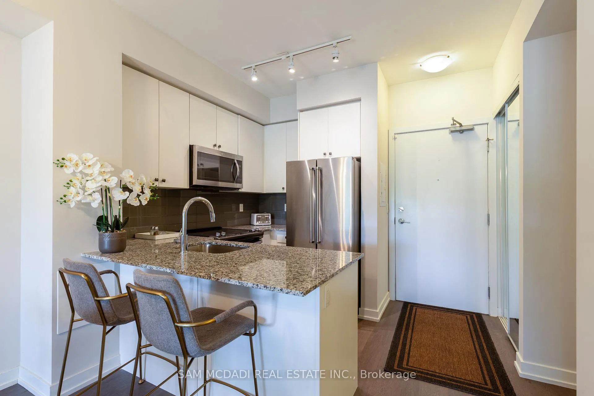 Photo 10 of Unit 114, 555 William Graham Drive, Aurora, Rural Aurora — HOMEH