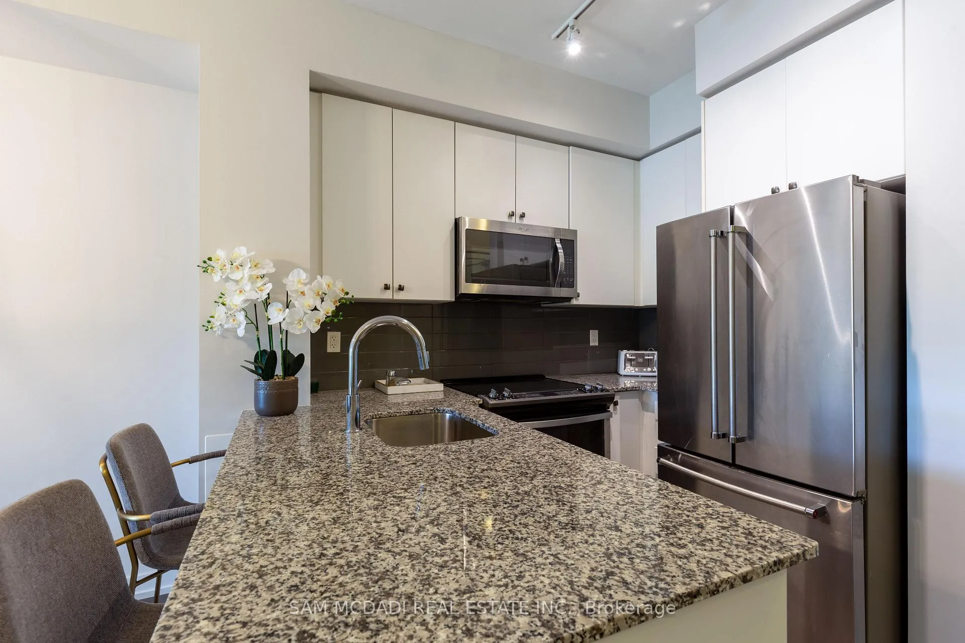 Photo 13 of Unit 114, 555 William Graham Drive, Aurora, Rural Aurora — HOMEH