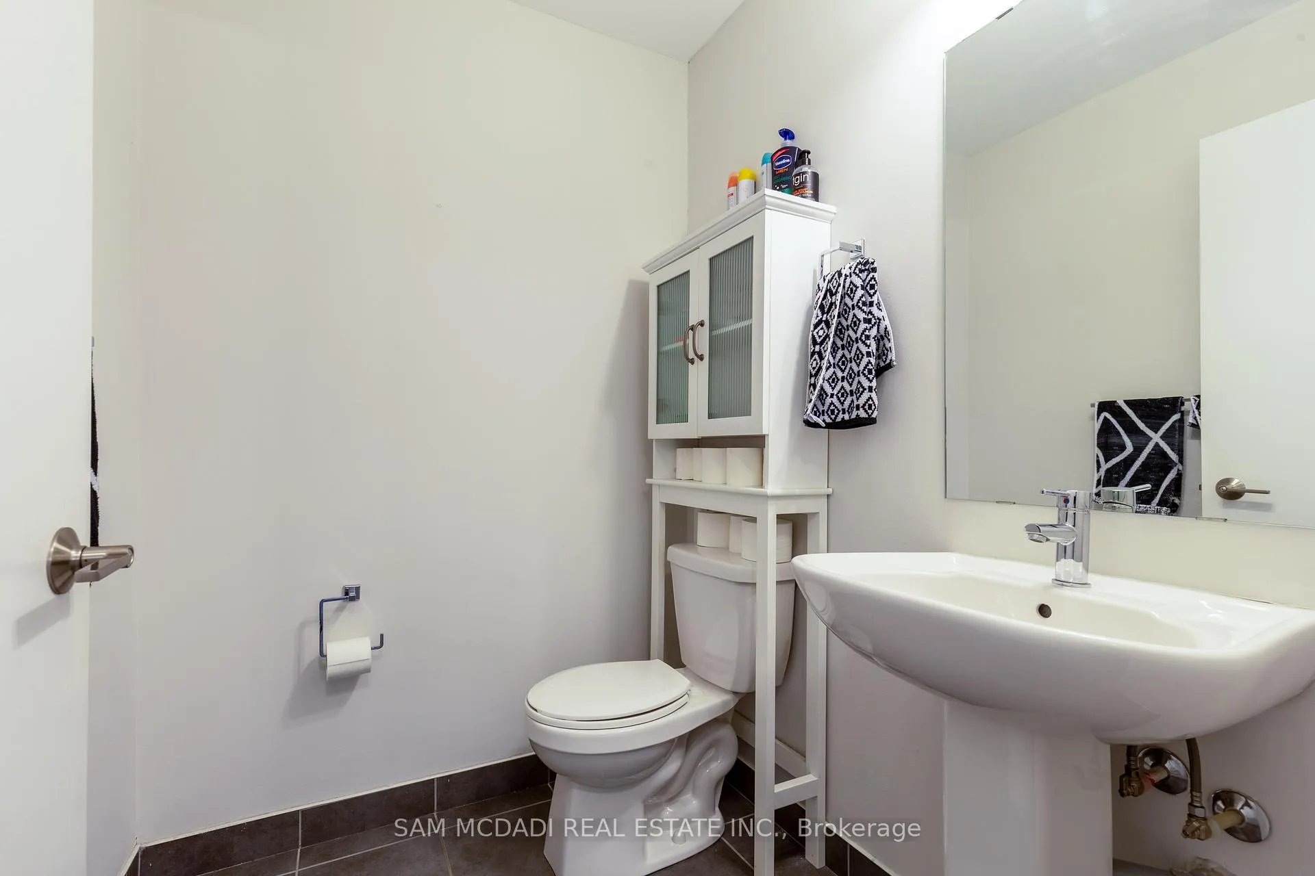 Photo 21 of Unit 114, 555 William Graham Drive, Aurora, Rural Aurora — HOMEH