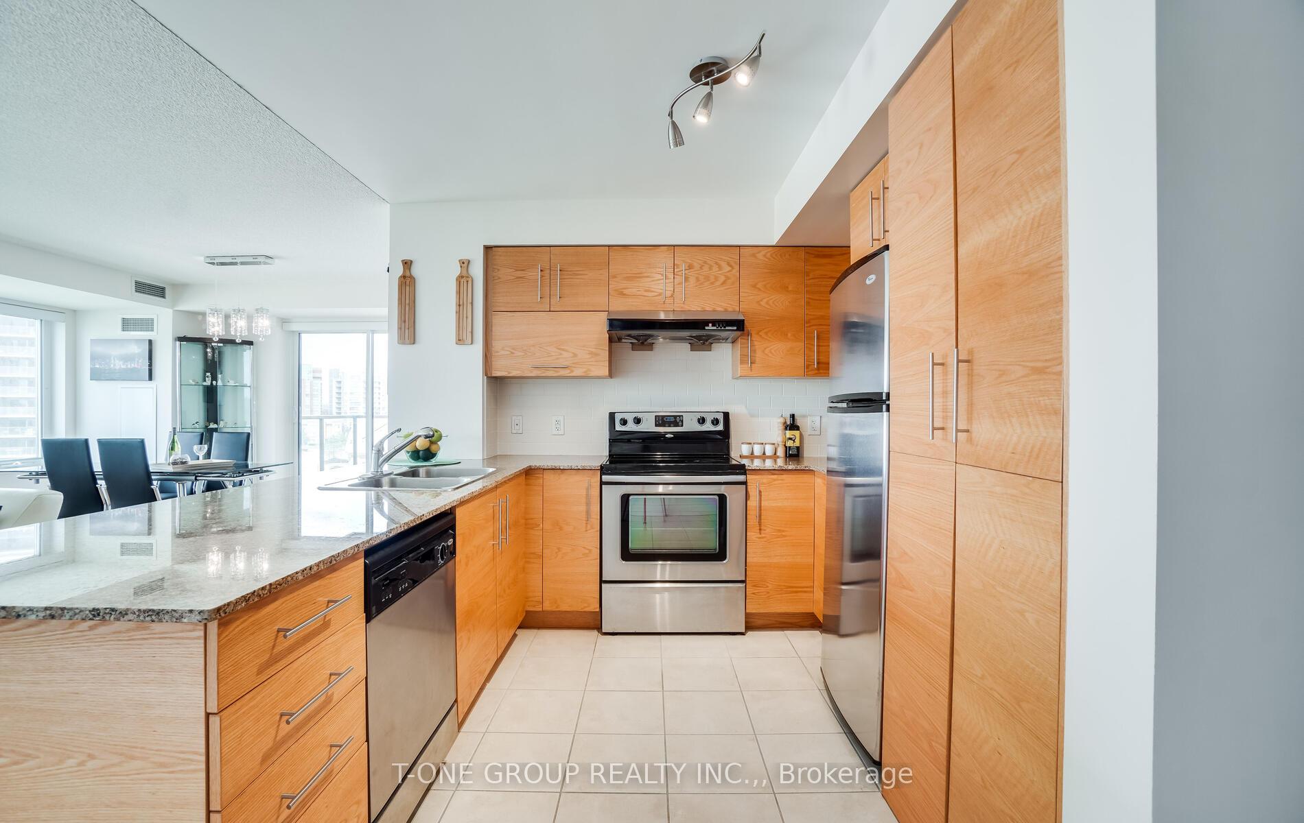 Photo 3 of Unit 810, 233 South Park Road, Markham, Commerce Valley — HOMEH