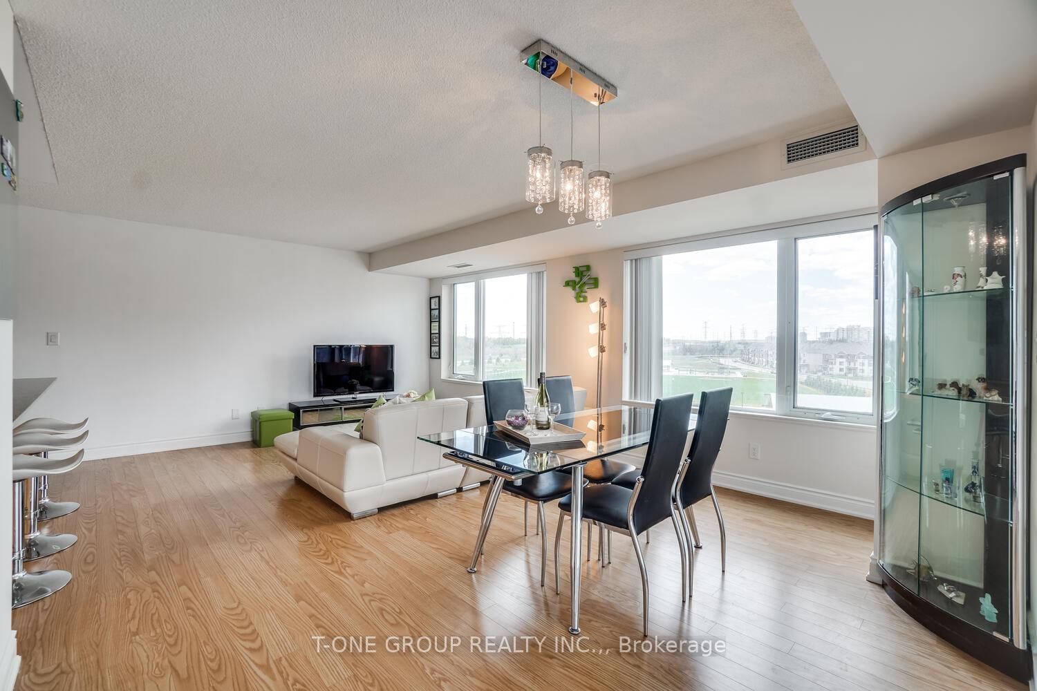 Photo 5 of Unit 810, 233 South Park Road, Markham, Commerce Valley — HOMEH