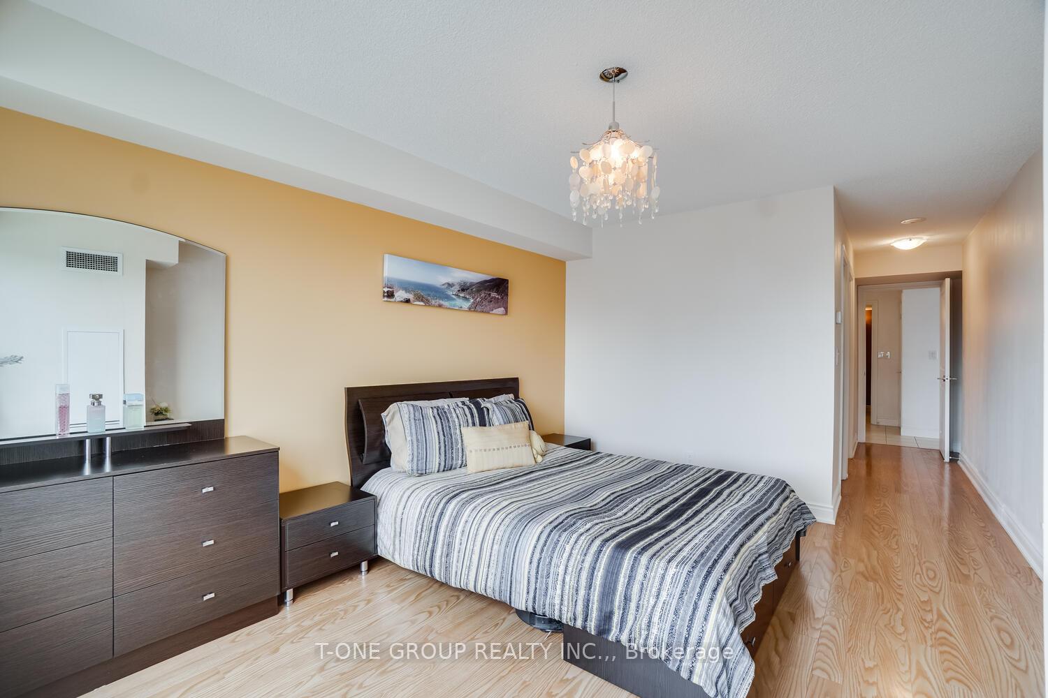 Photo 9 of Unit 810, 233 South Park Road, Markham, Commerce Valley — HOMEH