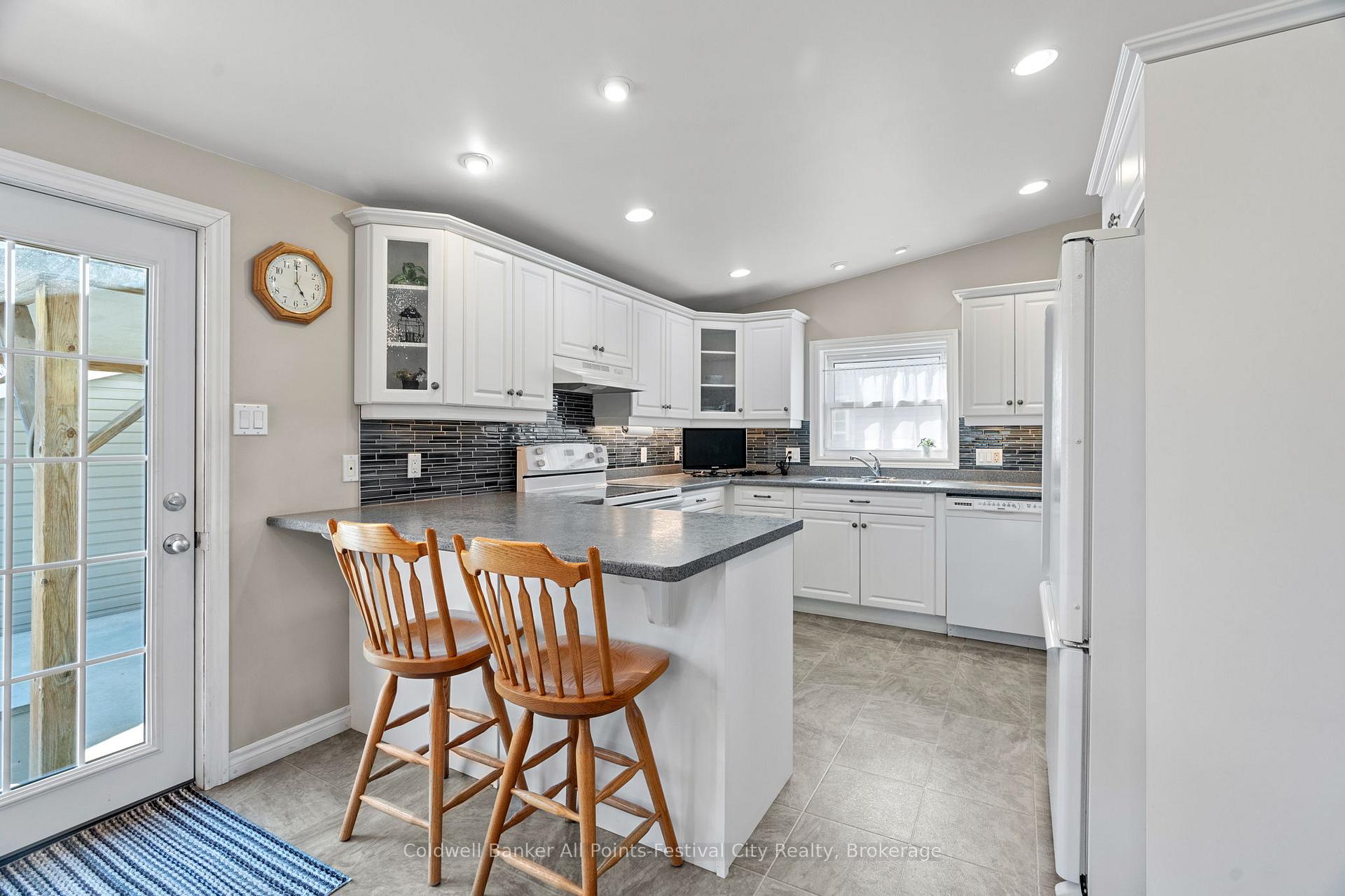Photo 12 of 264 Huron Road, Goderich, Goderich (Town) — HOMEH