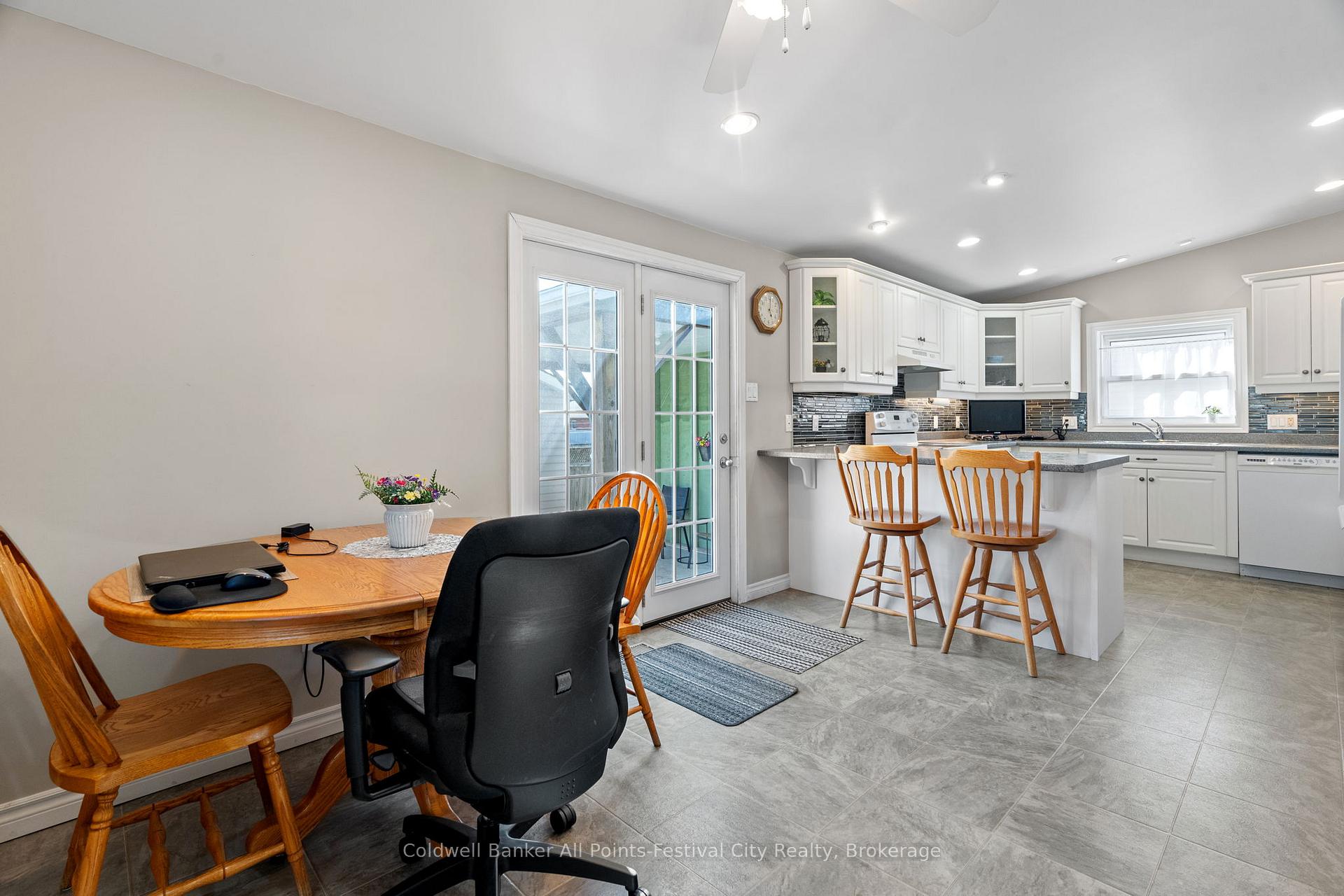 Photo 18 of 264 Huron Road, Goderich, Goderich (Town) — HOMEH