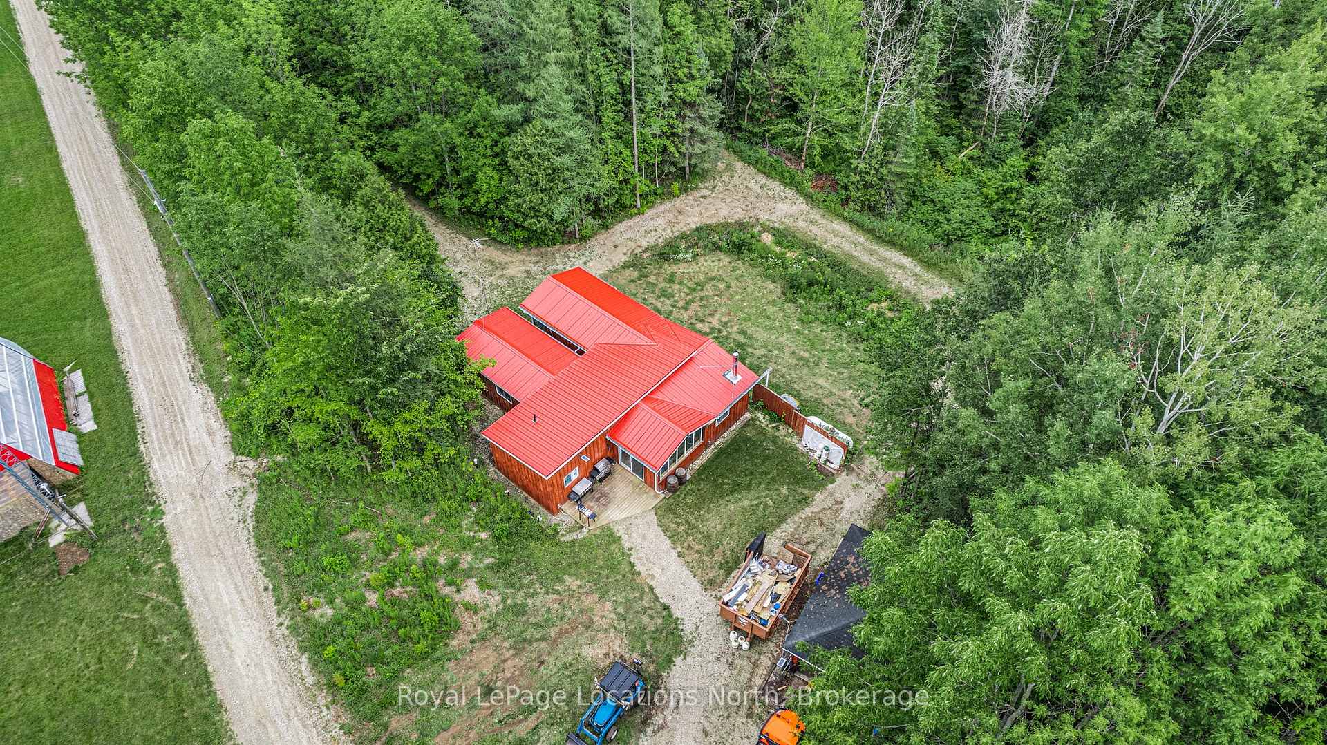 Photo 21 of 797176 East Back Line, Chatsworth — HOMEH