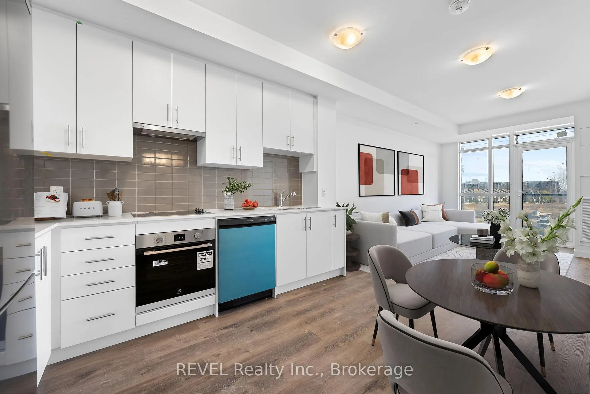 Photo 5 of Unit 315, 461 Green Road, Hamilton, Lakeshore — HOMEH