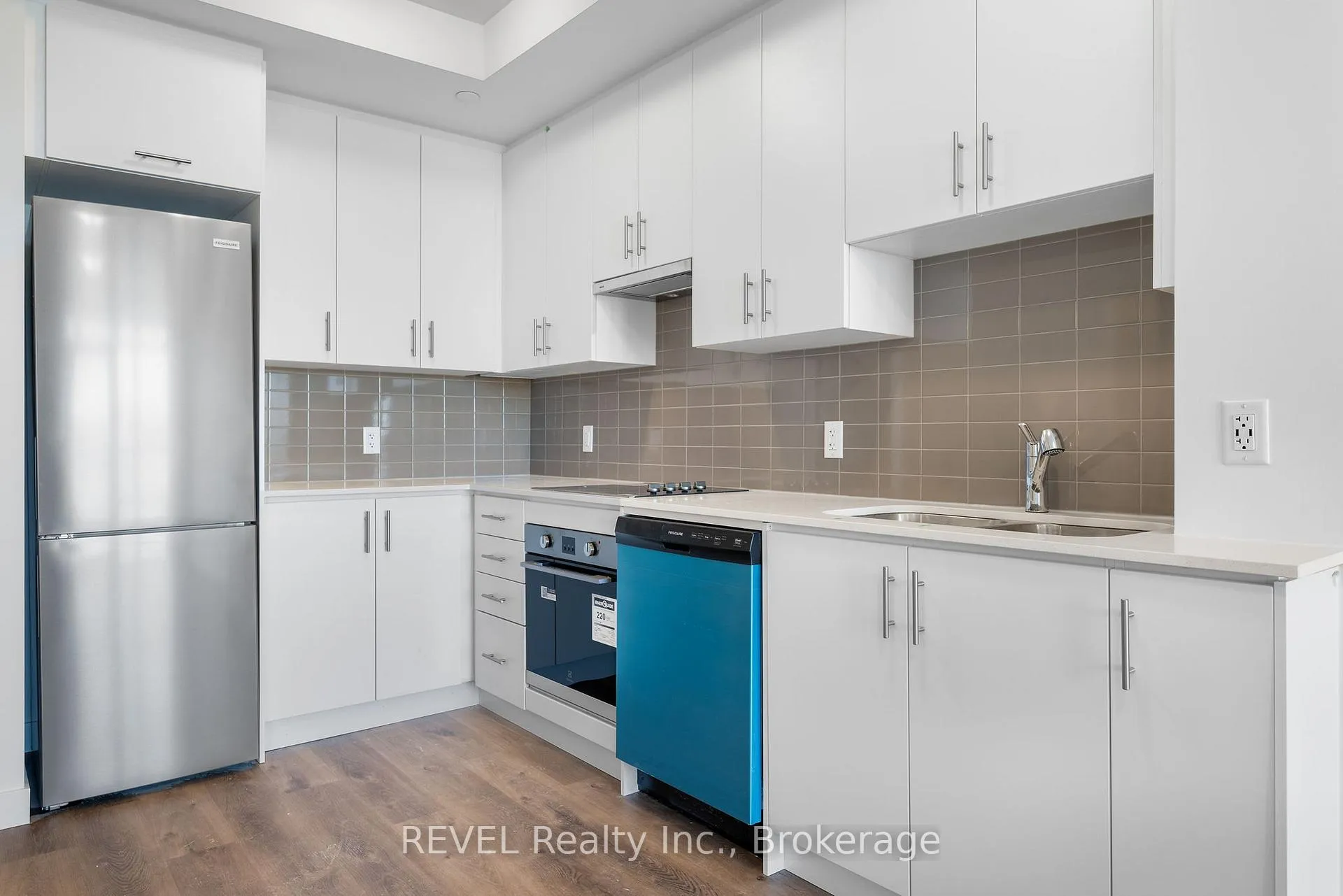 Photo 8 of Unit 315, 461 Green Road, Hamilton, Lakeshore — HOMEH