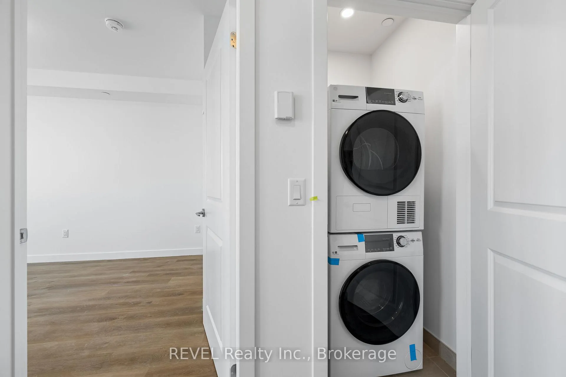 Photo 23 of Unit 315, 461 Green Road, Hamilton, Lakeshore — HOMEH