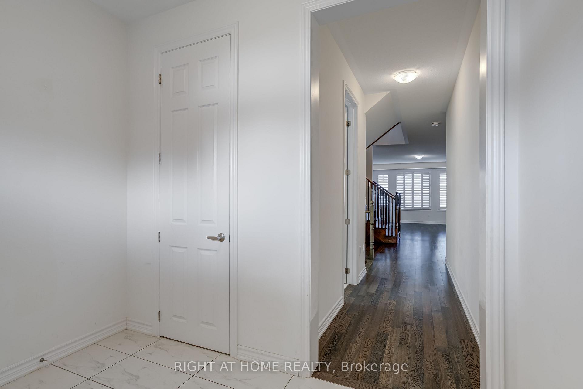 Photo 3 of 14 Moorhart Crescent, Caledon, Rural Caledon — HOMEH