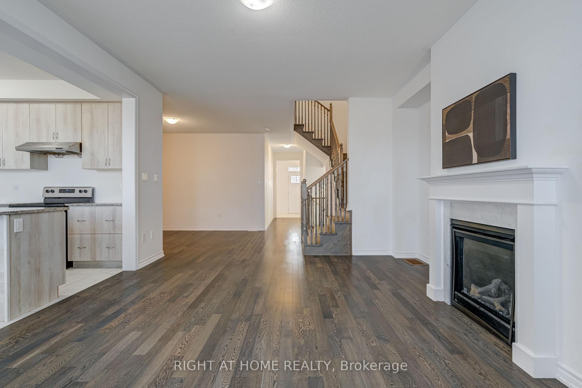 Photo 8 of 14 Moorhart Crescent, Caledon, Rural Caledon — HOMEH