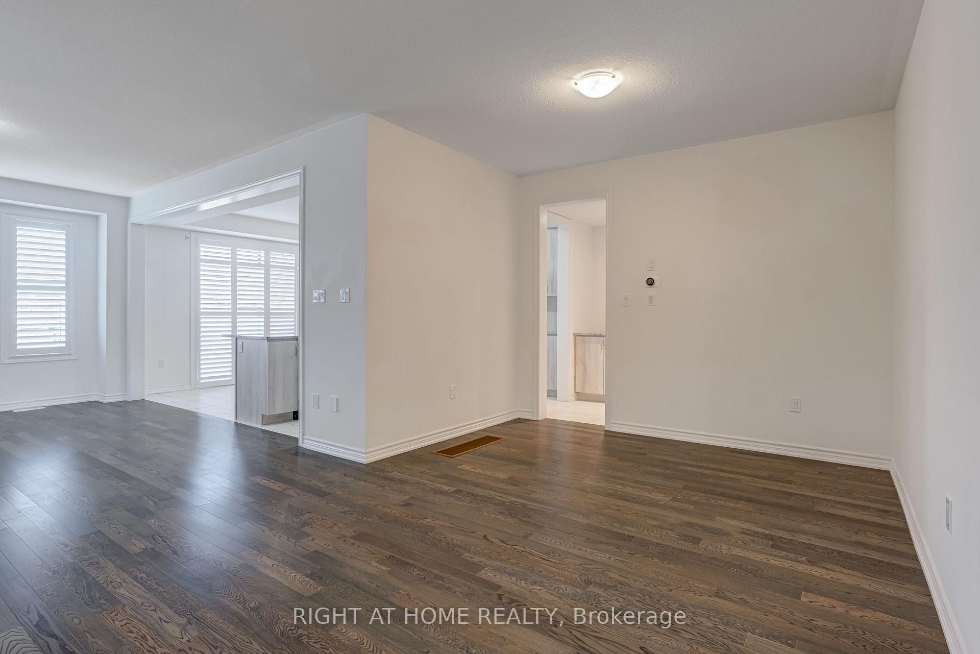 Photo 10 of 14 Moorhart Crescent, Caledon, Rural Caledon — HOMEH