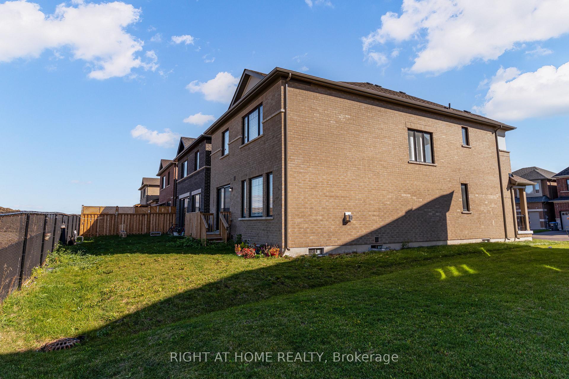 Photo 19 of 14 Moorhart Crescent, Caledon, Rural Caledon — HOMEH