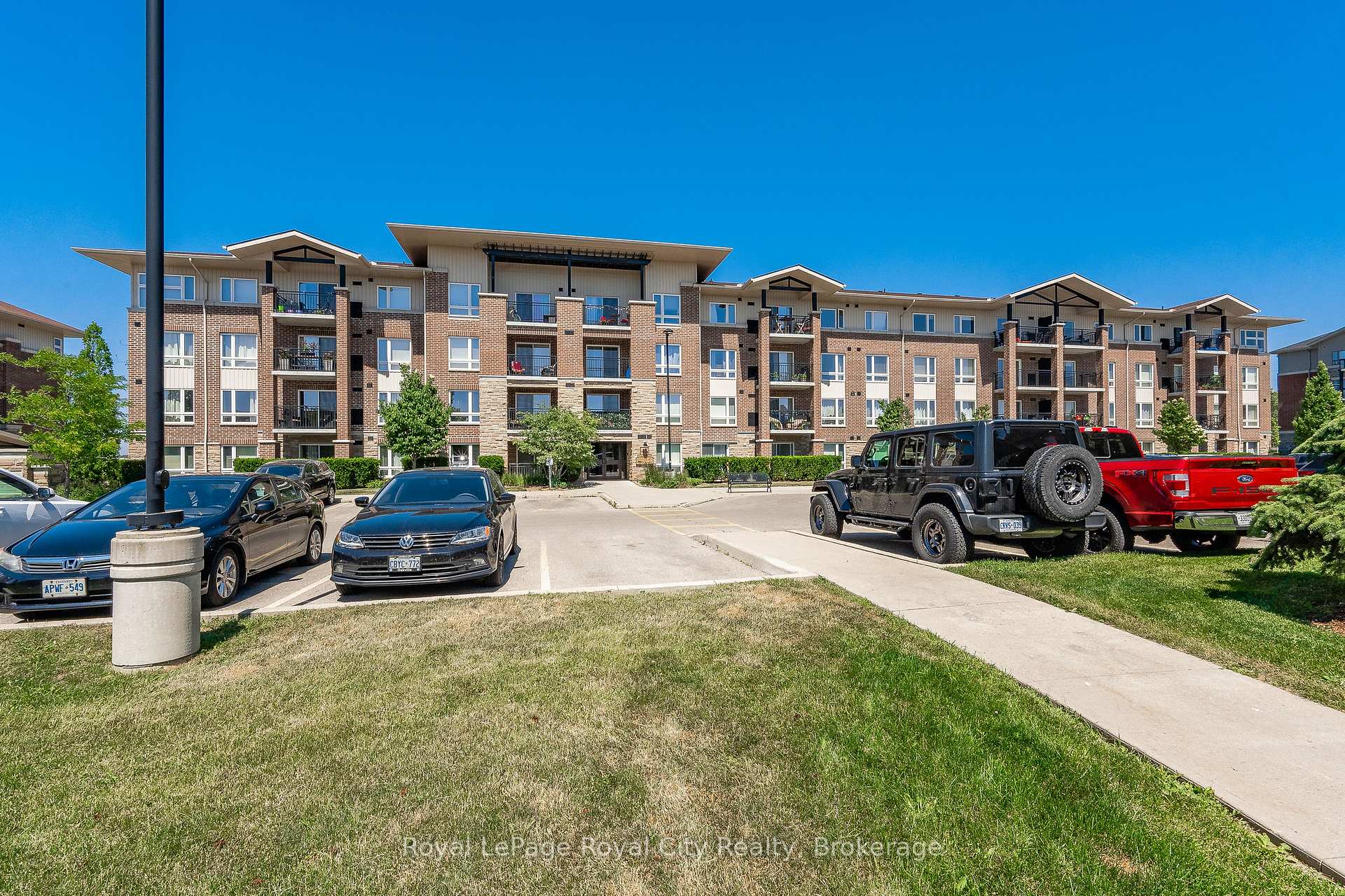 Photo 3 of Unit 404, 45 Kingsbury Square, Guelph, Pineridge/Westminster Woods — HOMEH