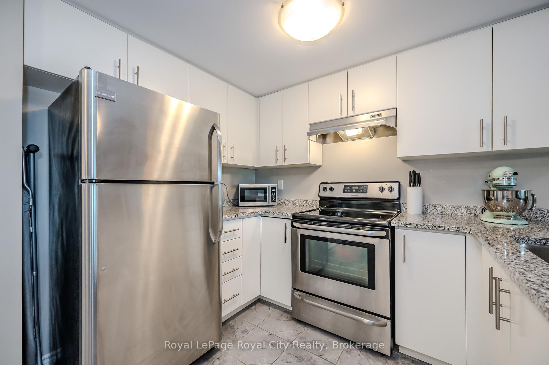 Photo 10 of Unit 404, 45 Kingsbury Square, Guelph, Pineridge/Westminster Woods — HOMEH