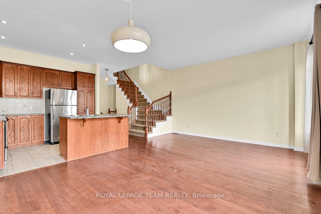 Photo 8 of 773 Nakina Way, Ottawa, Riverside South/Gloucester Glen — HOMEH