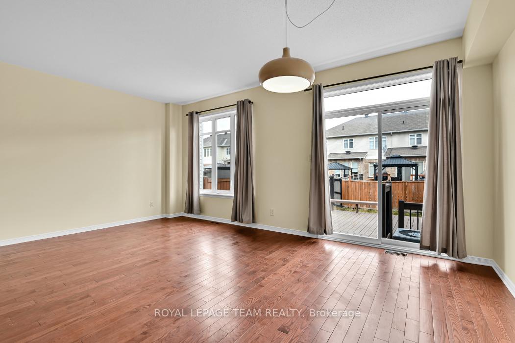 Photo 9 of 773 Nakina Way, Ottawa, Riverside South/Gloucester Glen — HOMEH