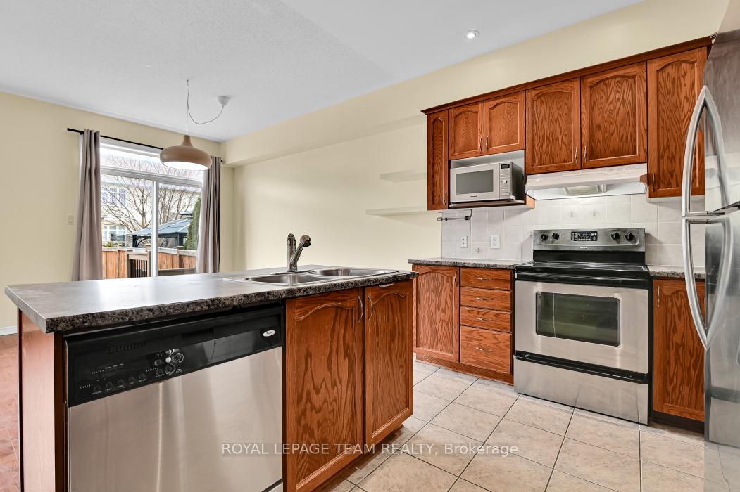 Photo 12 of 773 Nakina Way, Ottawa, Riverside South/Gloucester Glen — HOMEH