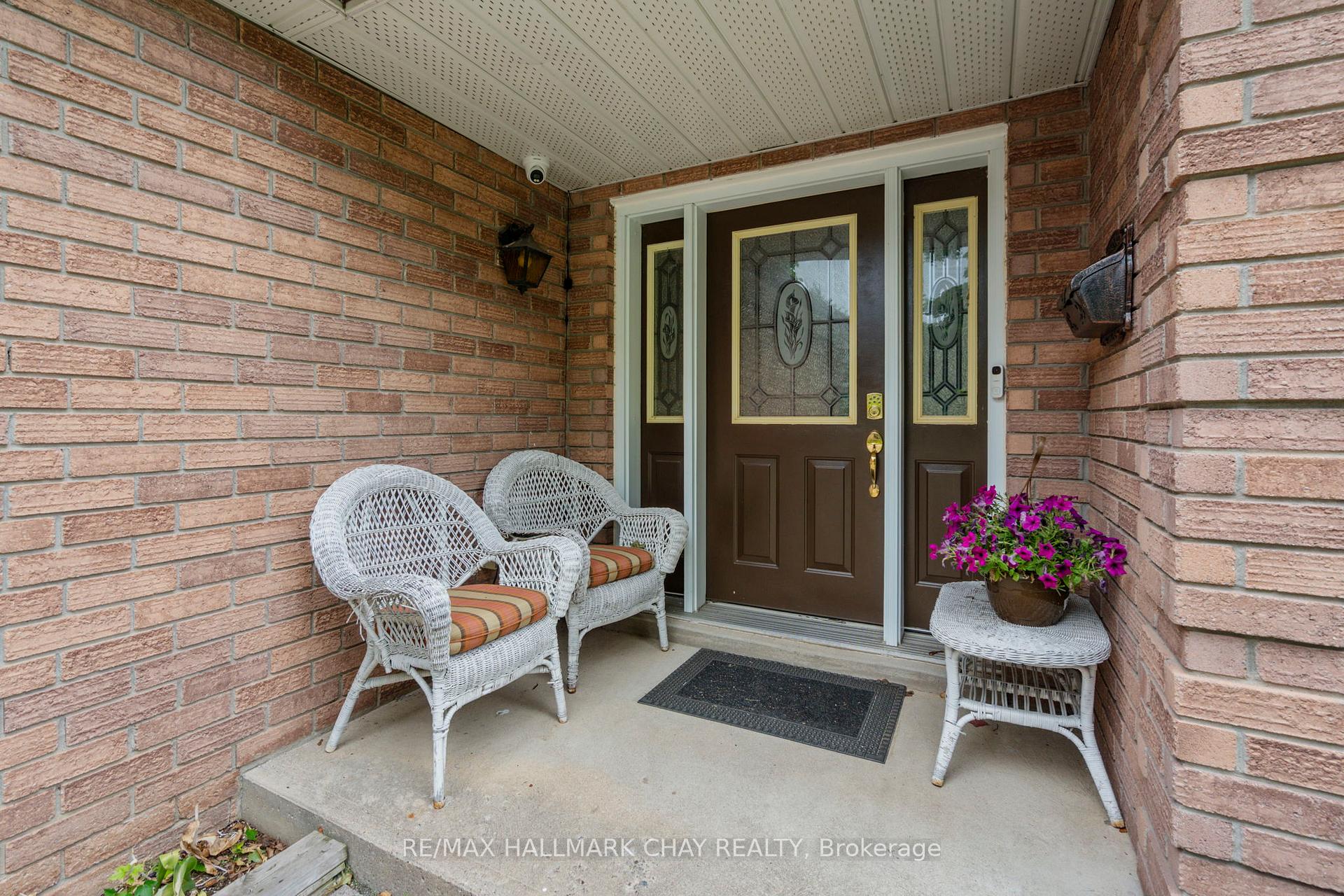 Photo 3 of 25 Trillium Crescent, Barrie, Allandale Heights — HOMEH