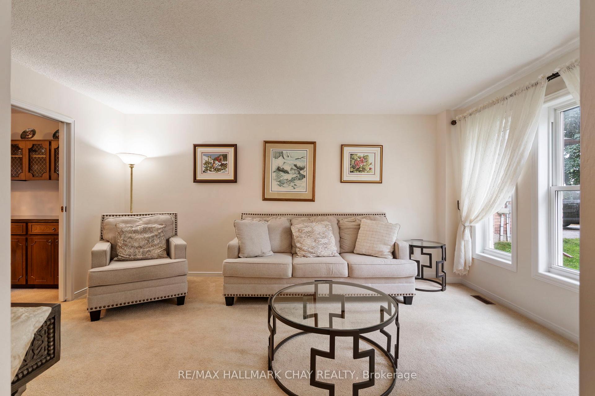 Photo 5 of 25 Trillium Crescent, Barrie, Allandale Heights — HOMEH