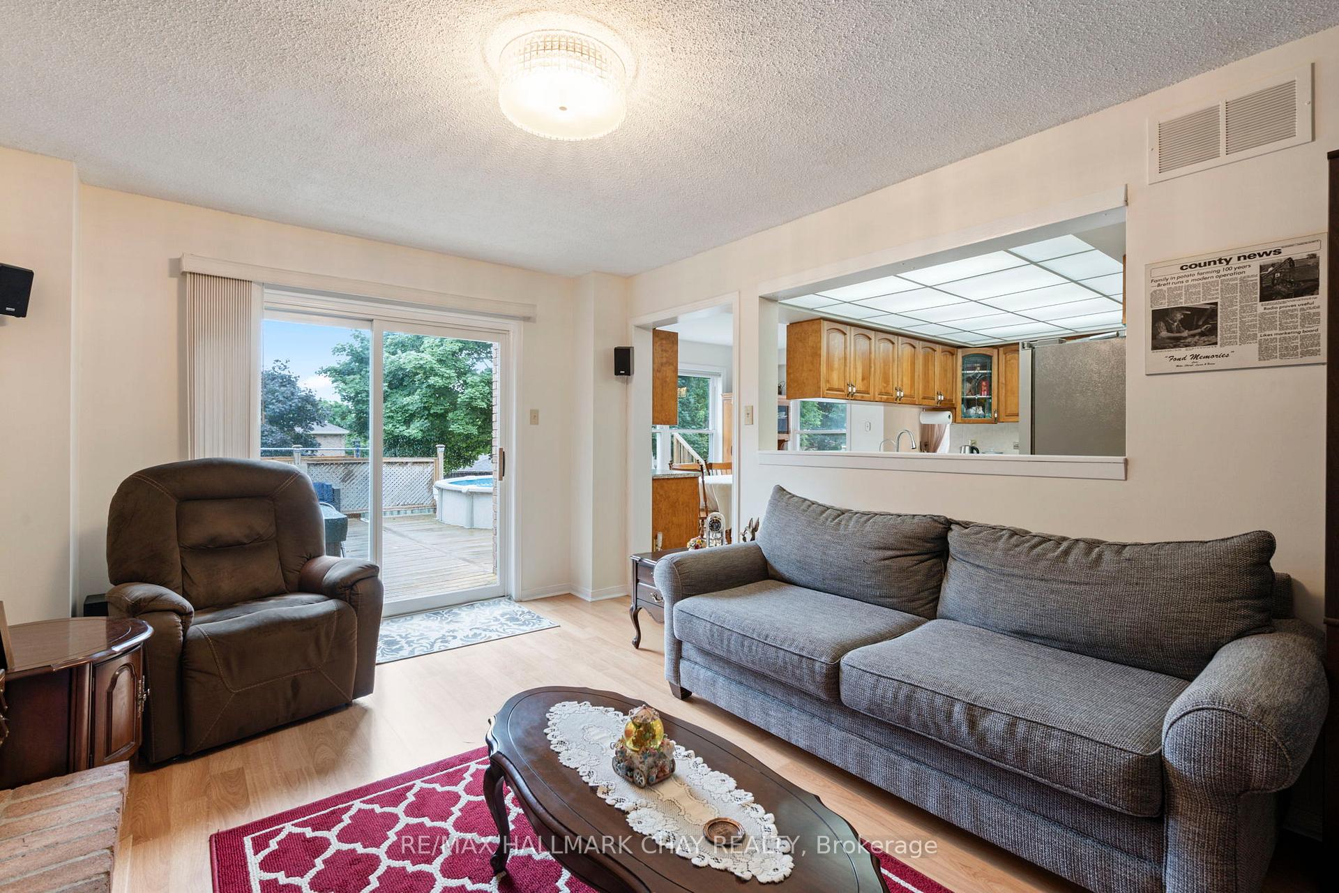 Photo 11 of 25 Trillium Crescent, Barrie, Allandale Heights — HOMEH
