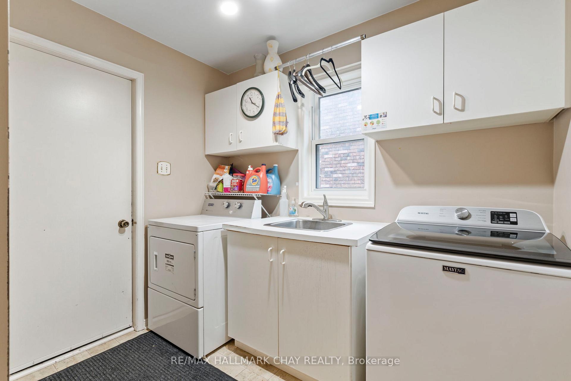 Photo 13 of 25 Trillium Crescent, Barrie, Allandale Heights — HOMEH