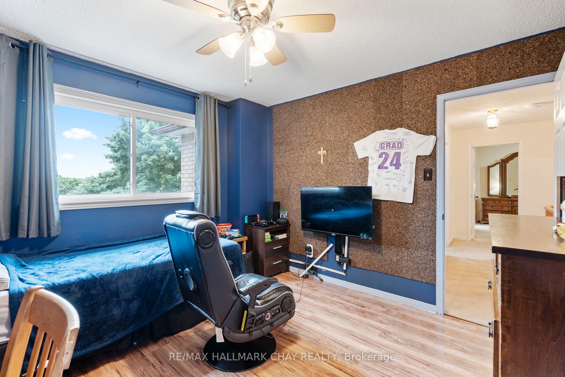 Photo 21 of 25 Trillium Crescent, Barrie, Allandale Heights — HOMEH