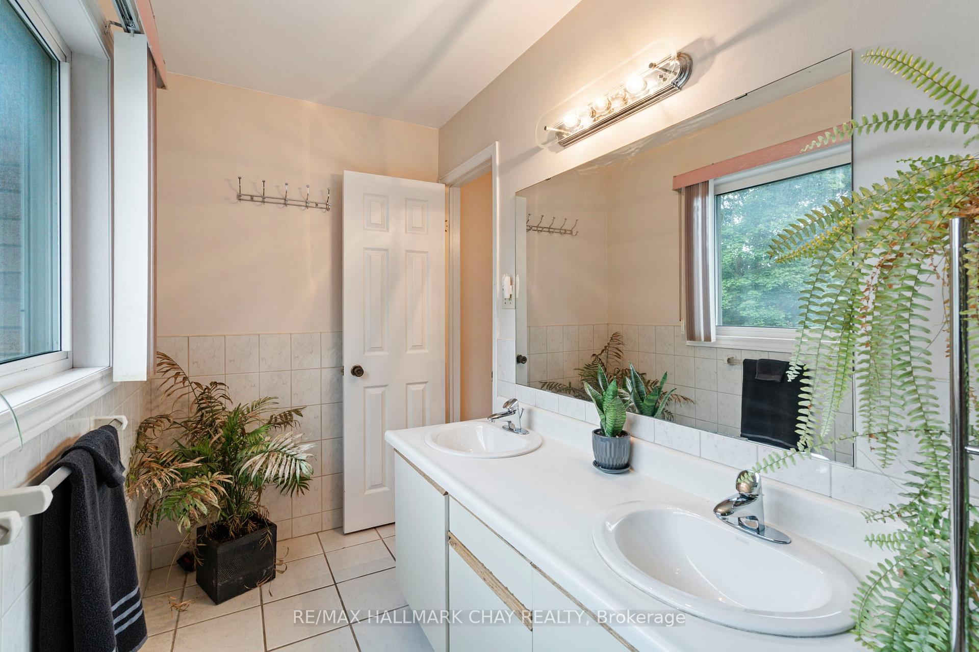 Photo 24 of 25 Trillium Crescent, Barrie, Allandale Heights — HOMEH