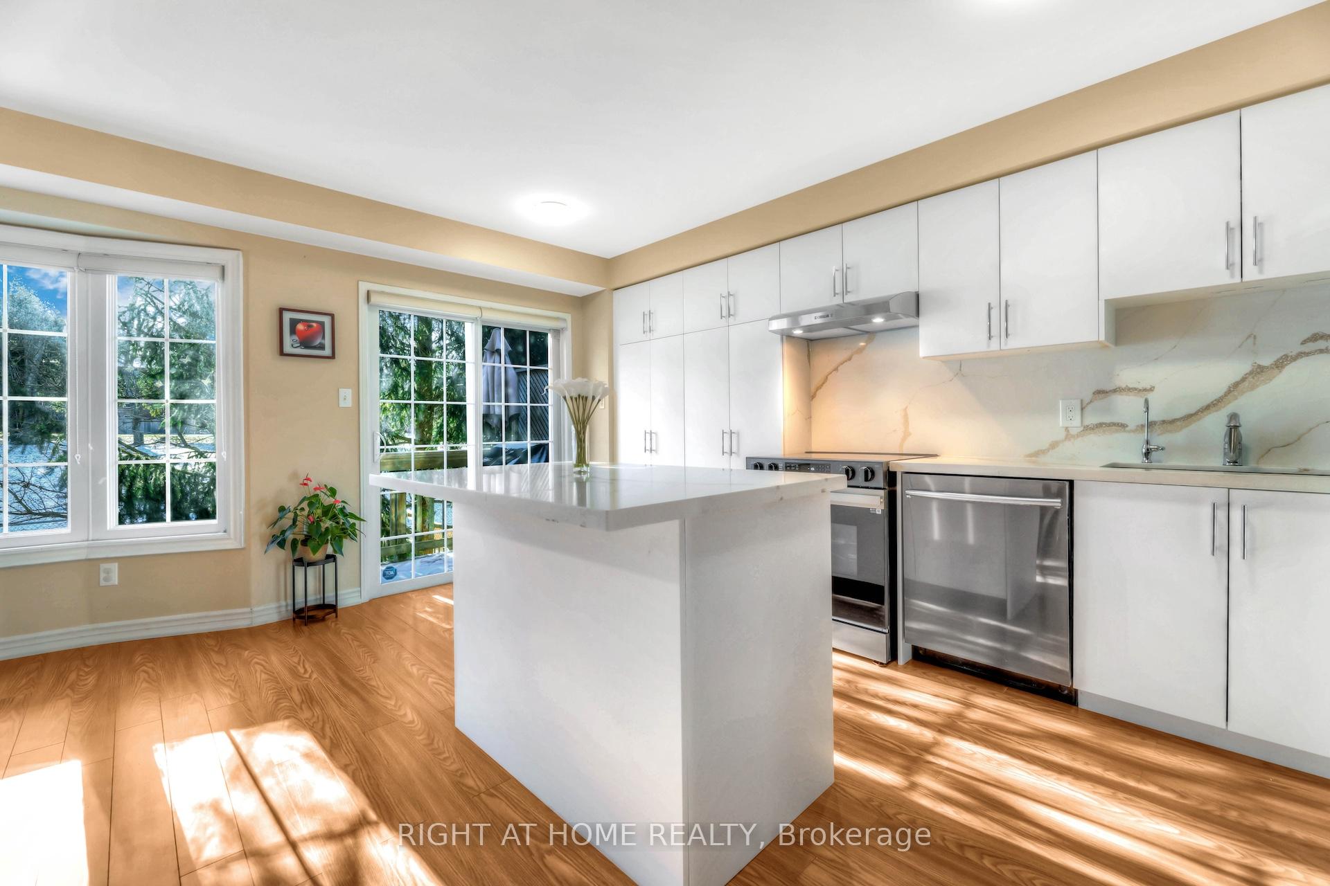 Photo 4 of Unit 40, 130 Mosaics Avenue, Aurora, Aurora Highlands — HOMEH