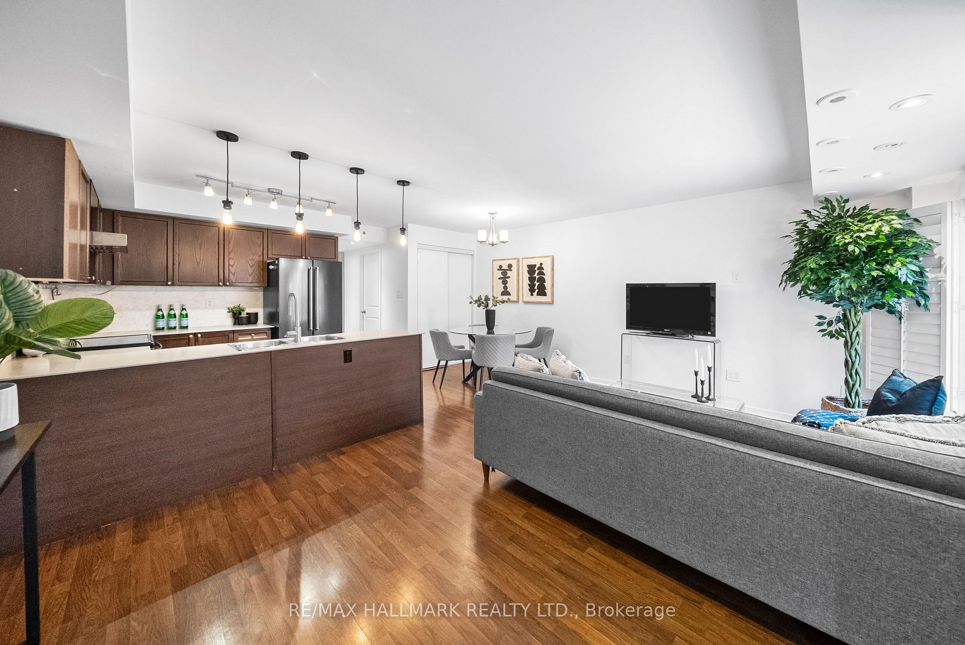 Photo 4 of 25 Florence Wyle Lane, Toronto, South Riverdale — HOMEH