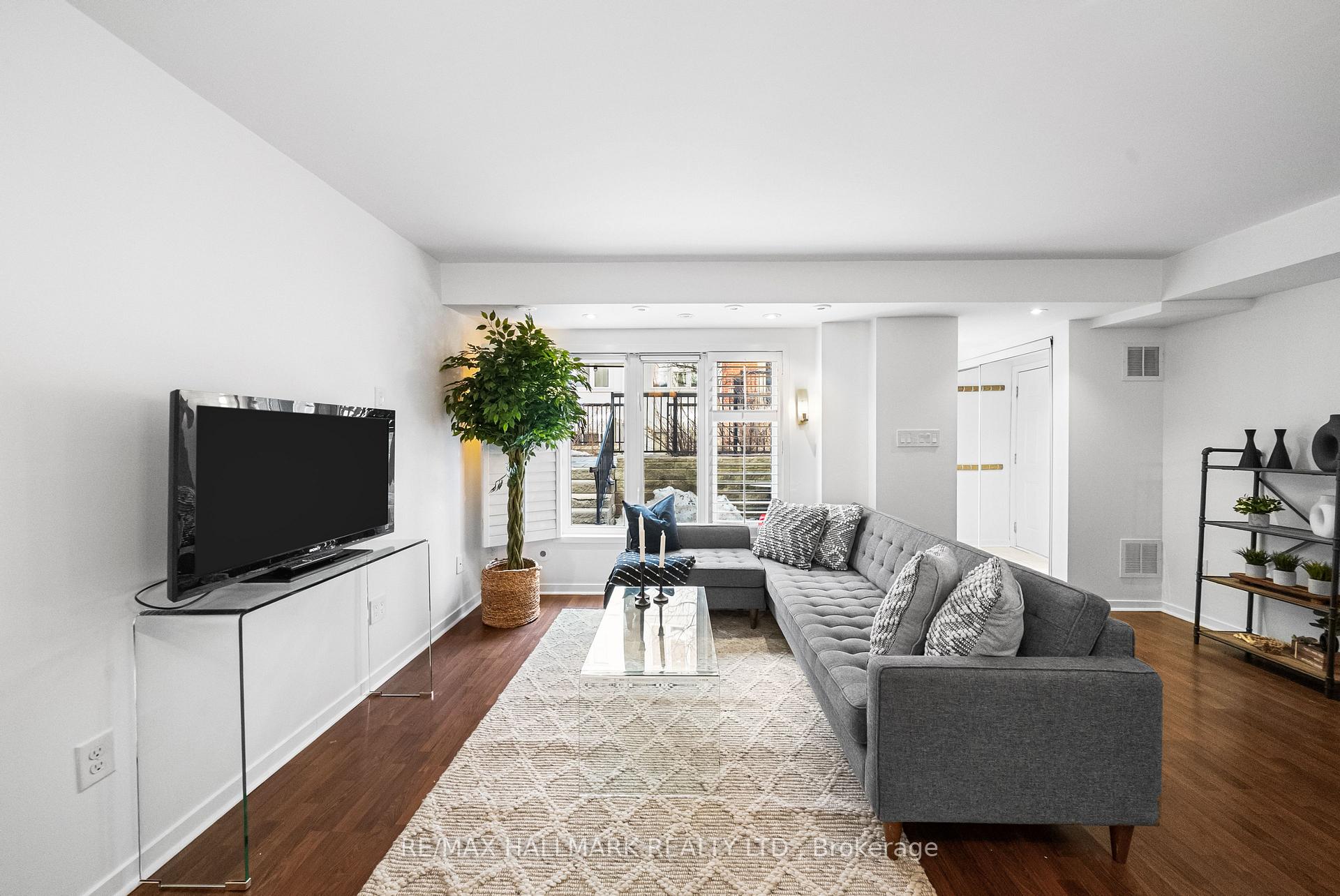 Photo 6 of 25 Florence Wyle Lane, Toronto, South Riverdale — HOMEH