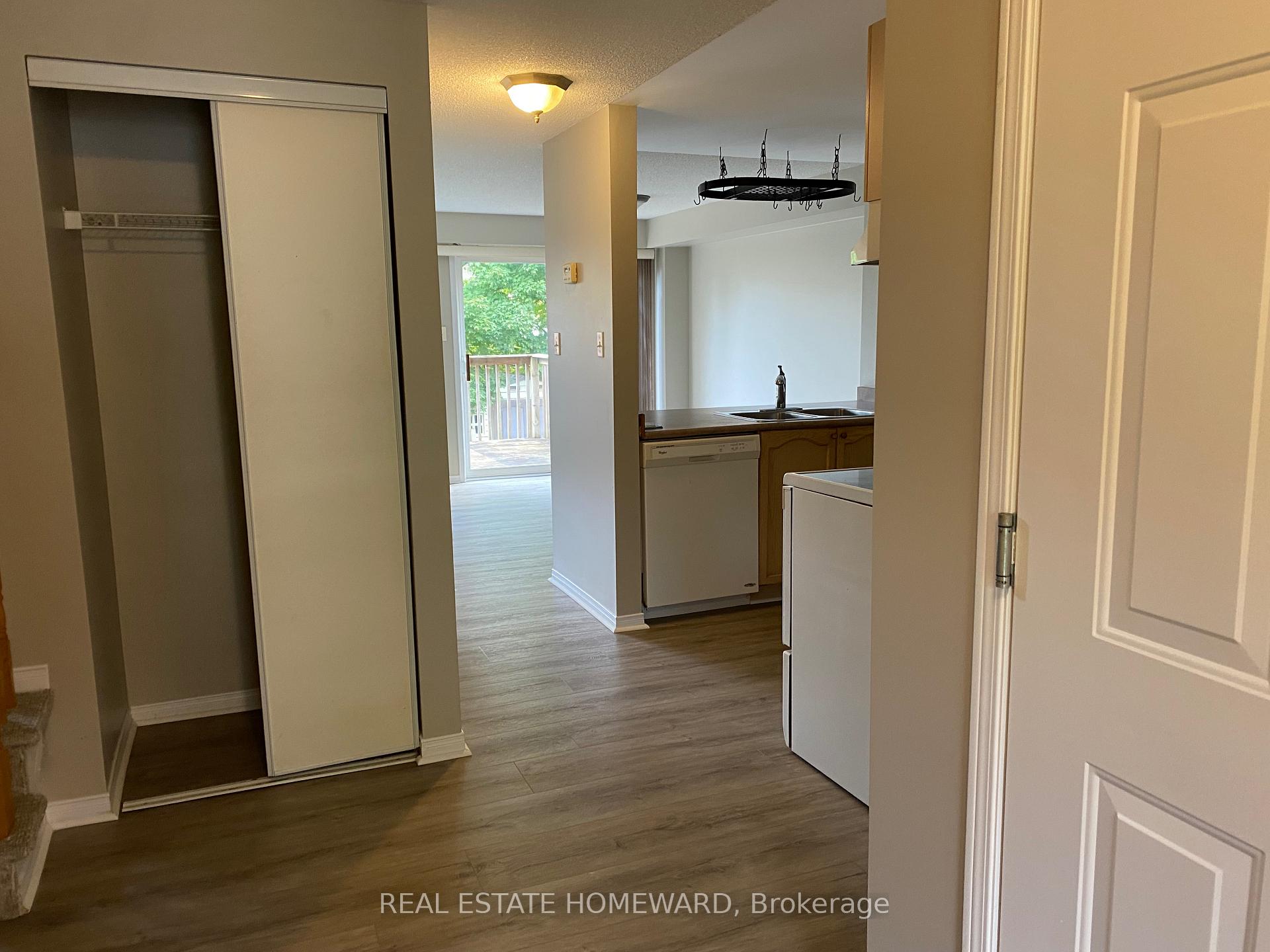 Photo 2 of 451 Ferndale Drive S, Barrie, Ardagh — HOMEH