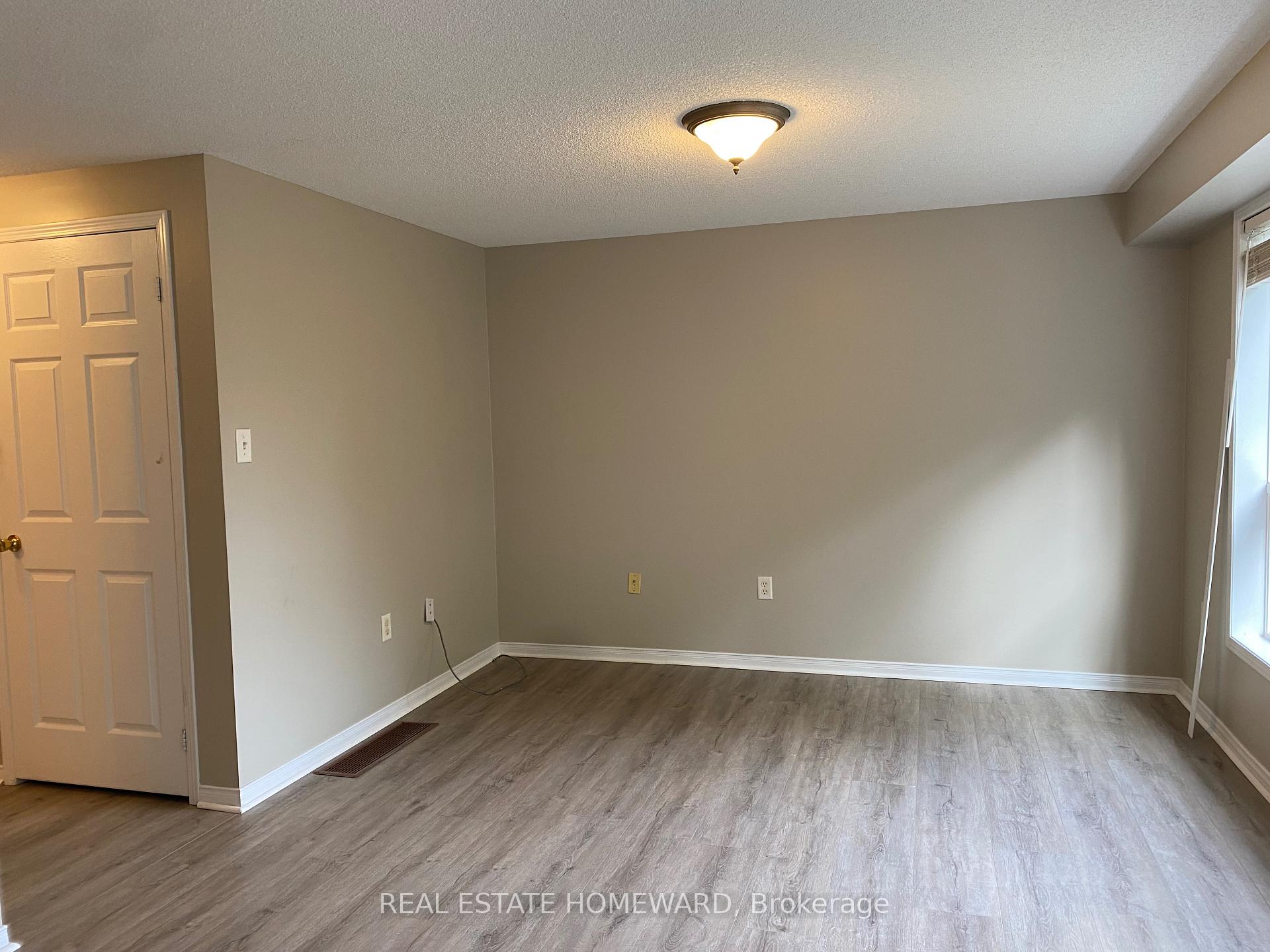 Photo 5 of 451 Ferndale Drive S, Barrie, Ardagh — HOMEH