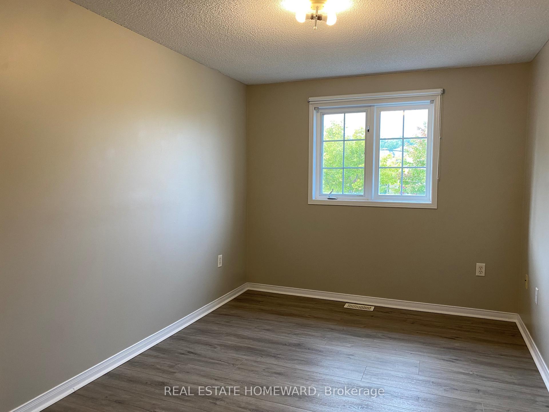 Photo 9 of 451 Ferndale Drive S, Barrie, Ardagh — HOMEH