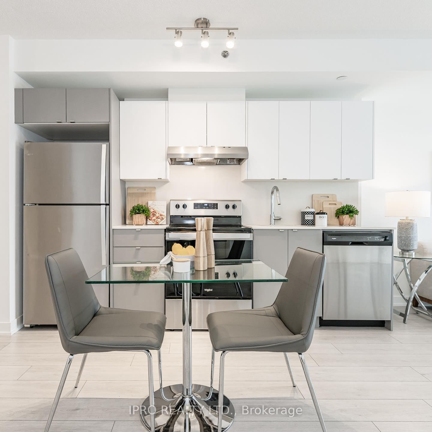 Photo 11 of Unit 709, 3210 Dakota Common Circle, Burlington, Alton — HOMEH