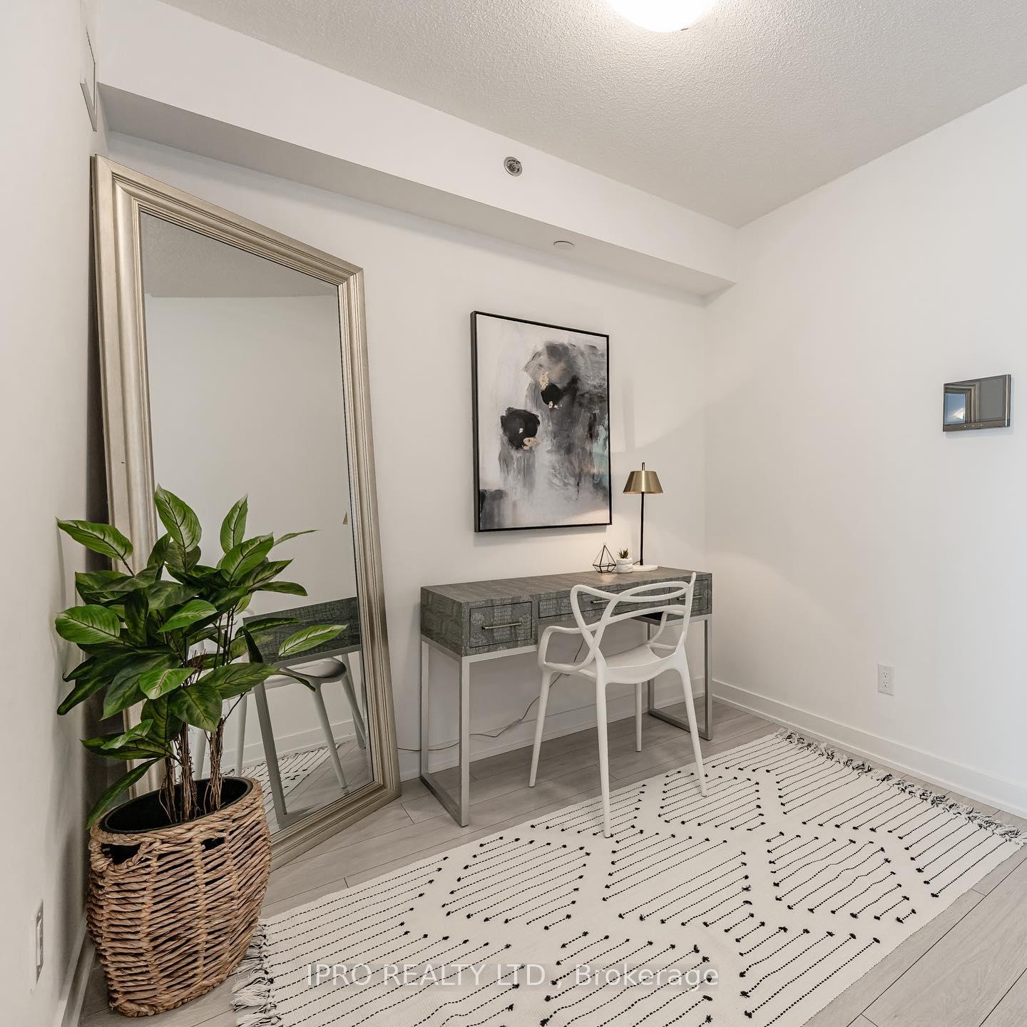Photo 6 of Unit 709, 3210 Dakota Common Circle, Burlington, Alton — HOMEH