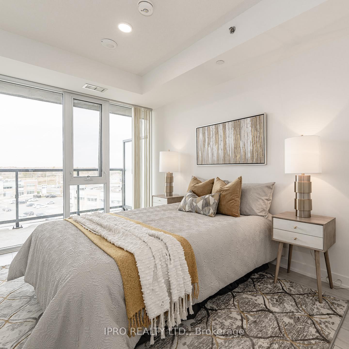 Photo 10 of Unit 709, 3210 Dakota Common Circle, Burlington, Alton — HOMEH