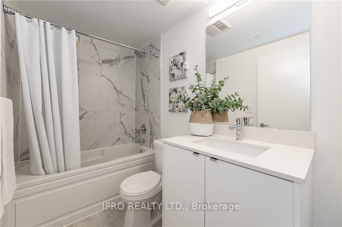 Photo 2 of Unit 709, 3210 Dakota Common Circle, Burlington, Alton — HOMEH