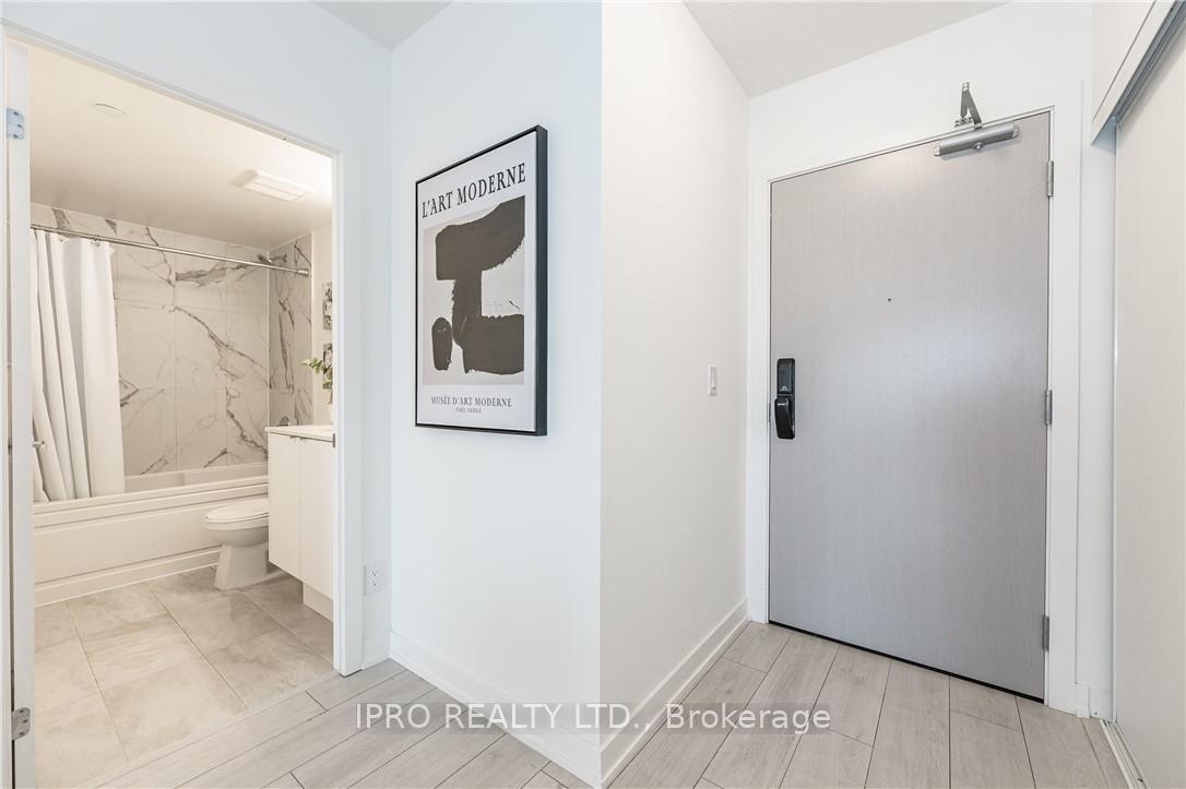 Photo 4 of Unit 709, 3210 Dakota Common Circle, Burlington, Alton — HOMEH