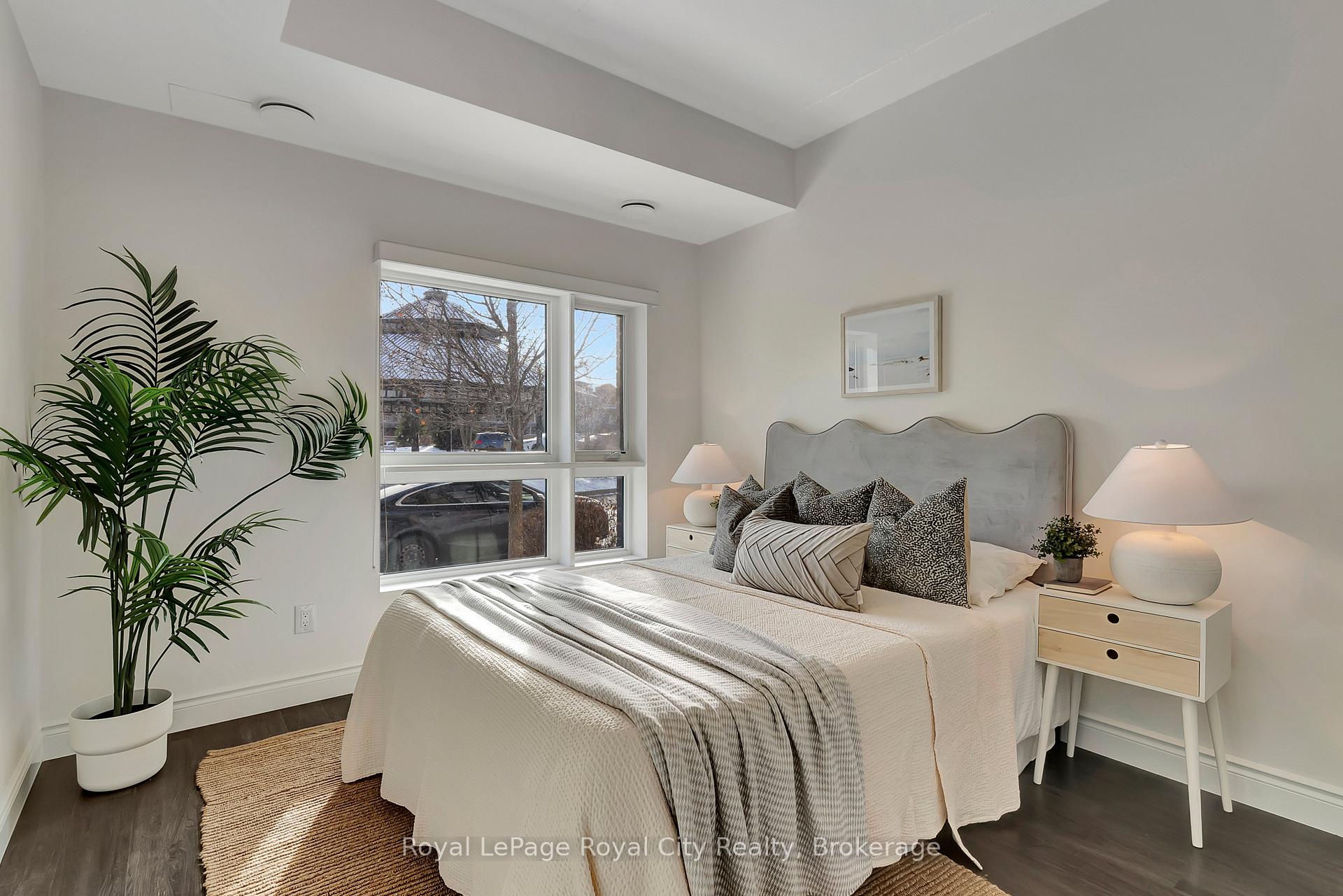 Photo 3 of Unit 103, 17 Kay Crescent, Guelph, Pineridge/Westminster Woods — HOMEH