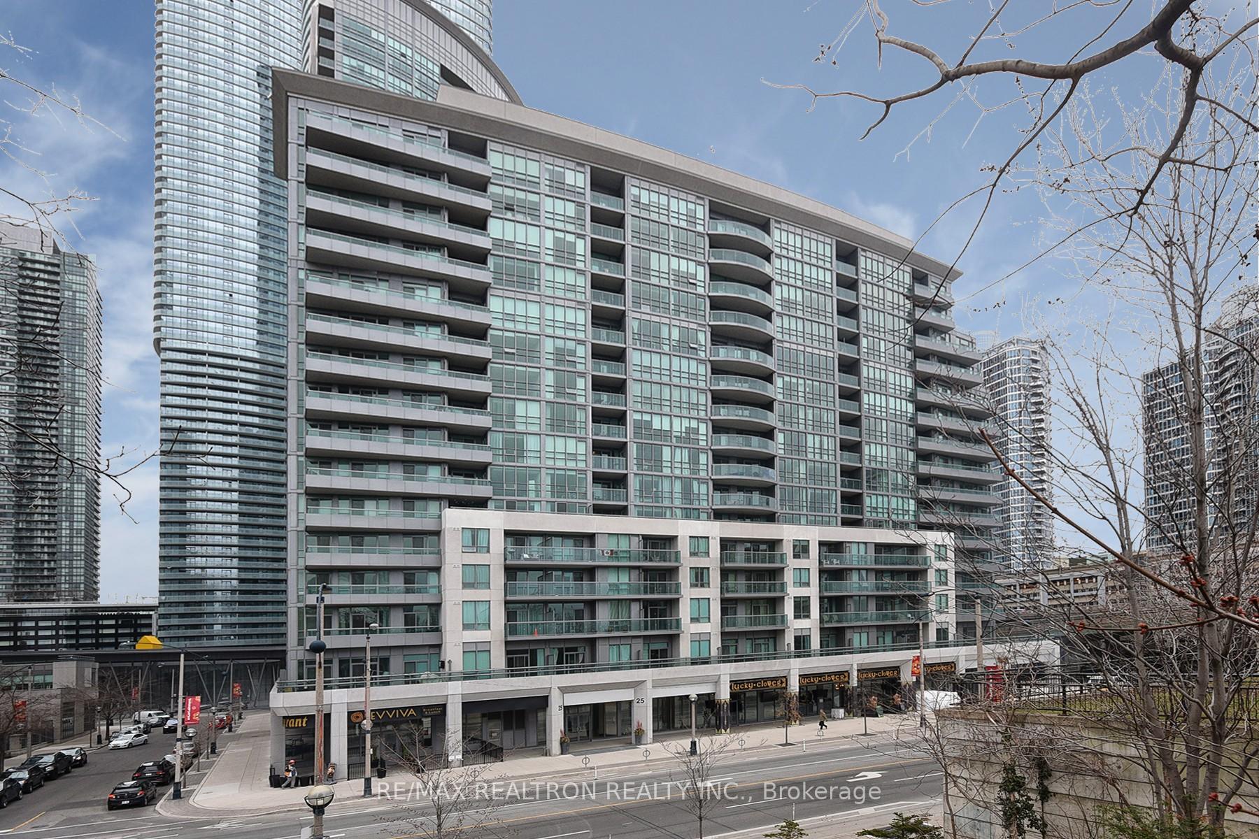 Front of Unit 1718, 25 Lower Simcoe Street