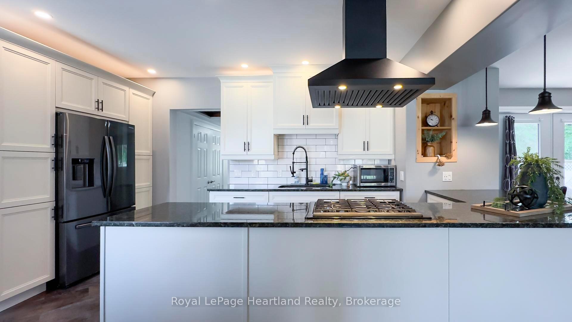 Photo 6 of 148 Britannia Road E, Goderich, Goderich (Town) — HOMEH